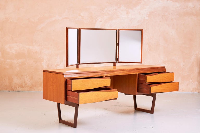 Mid-Century Modern White & Netwon Dressing Table Vanity in Afromosia and Teak, 1960s For Sale