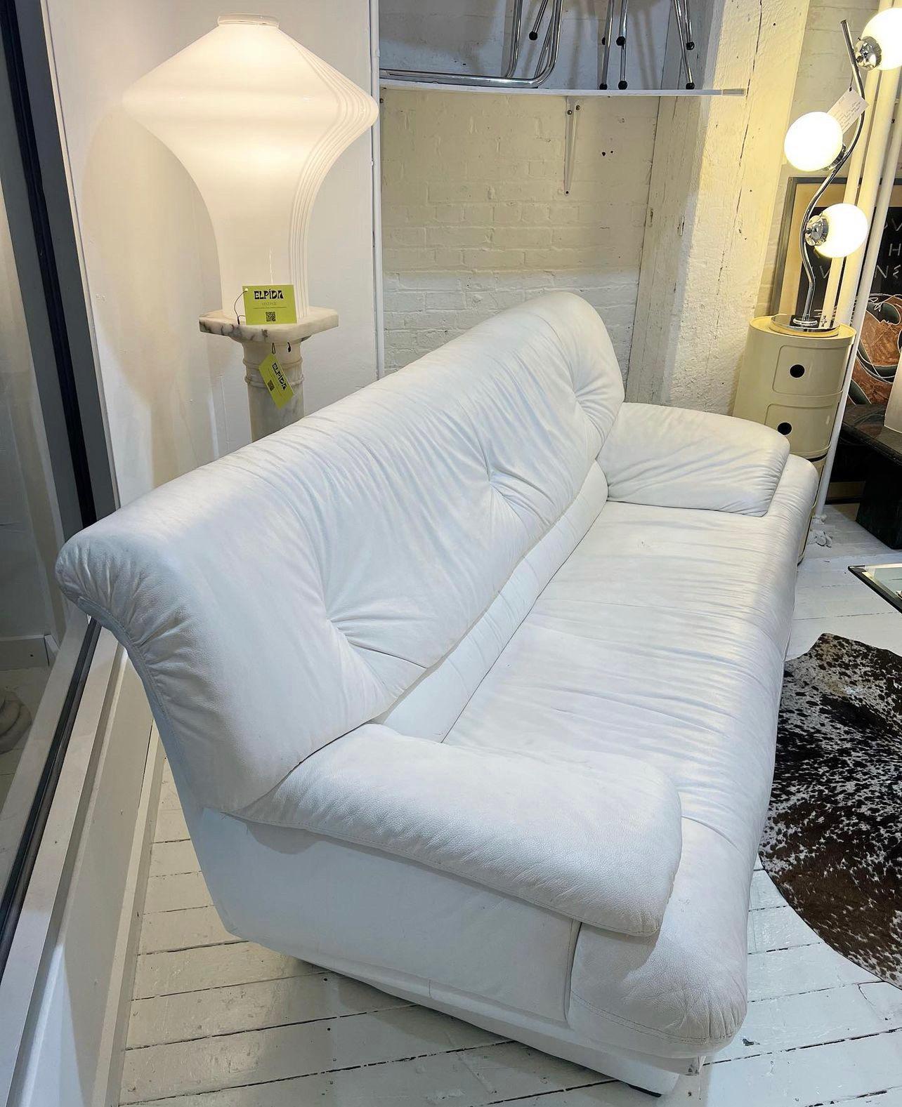 nicoletti sofa