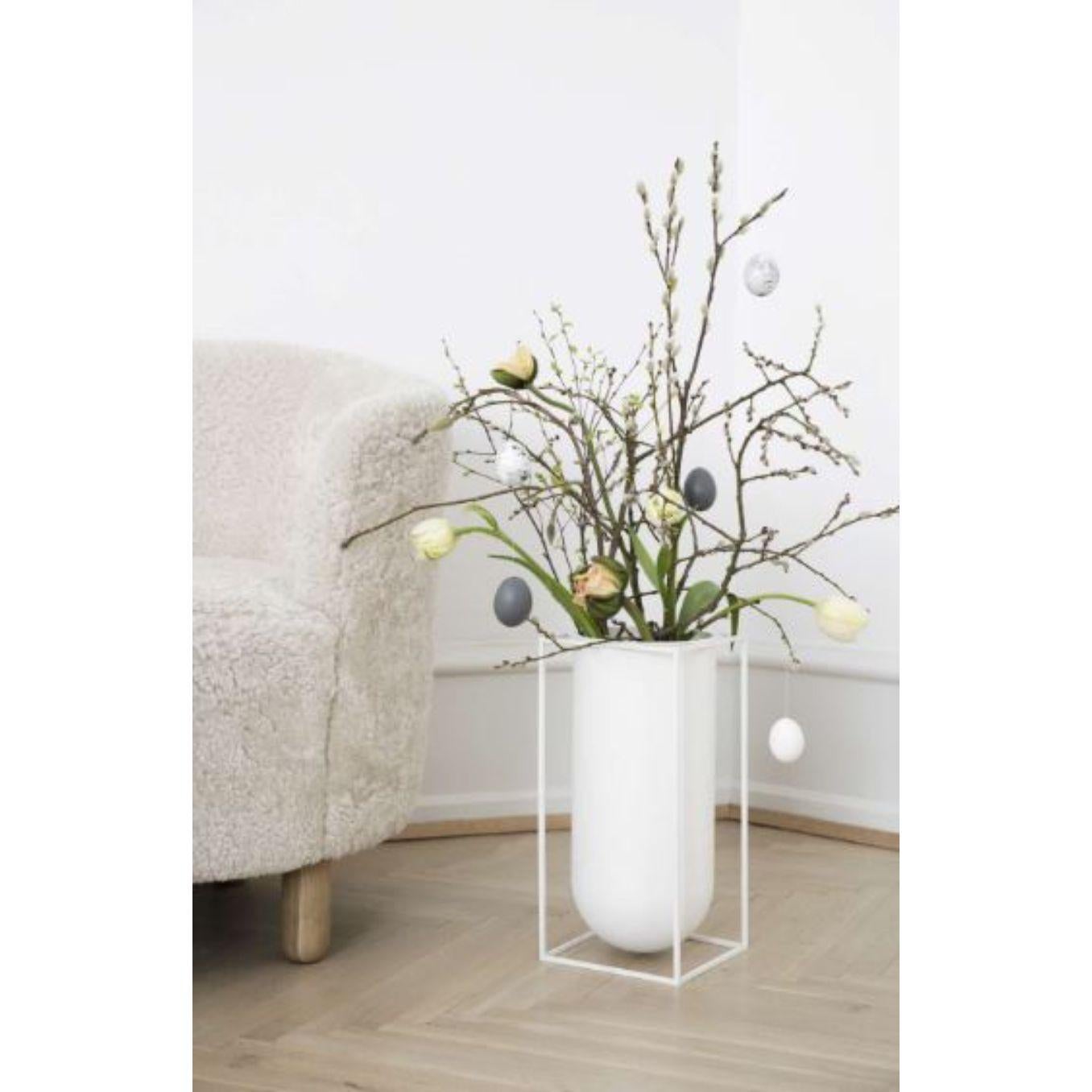 White Nolia Kubus Vase by Lassen For Sale 4
