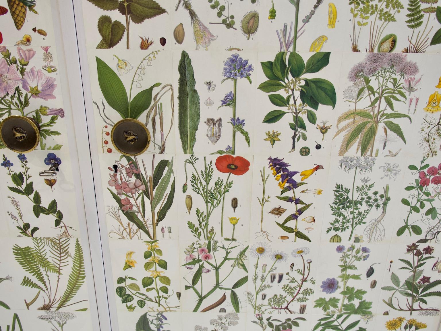 White Nordens Flora Cabinet 4