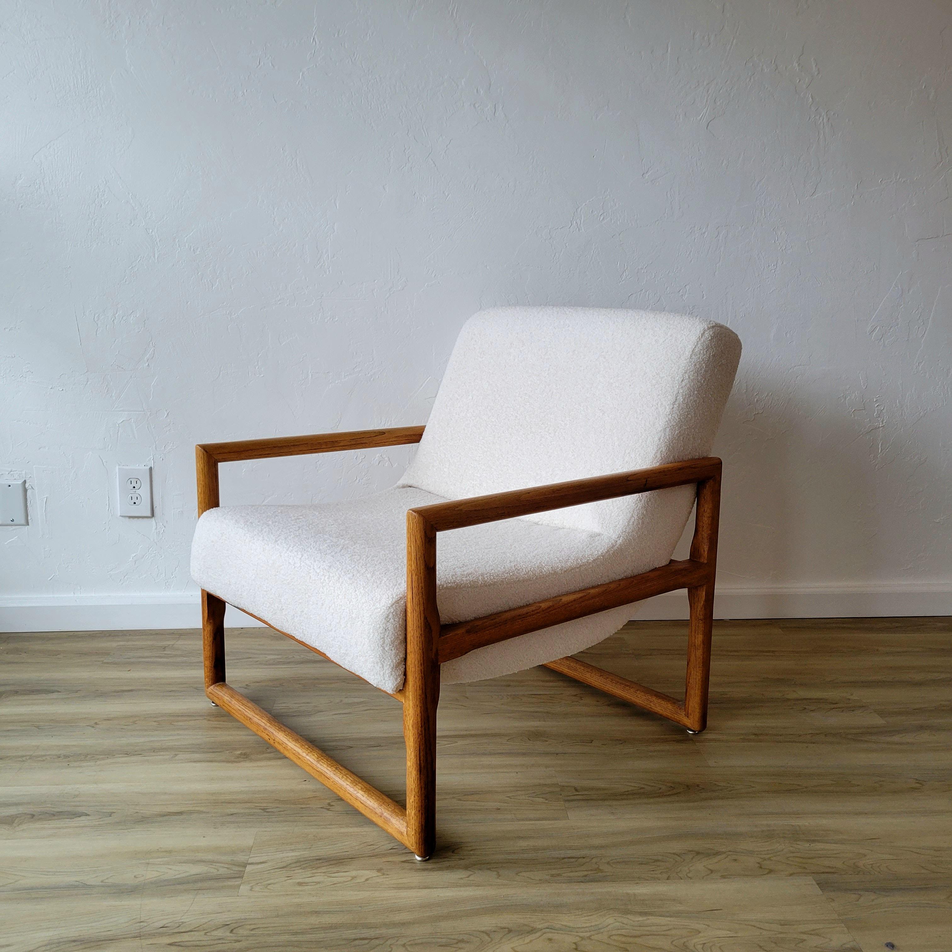 White Oak and Boucle Lounge Chairs + Ottoman In Excellent Condition For Sale In Springfield, OR