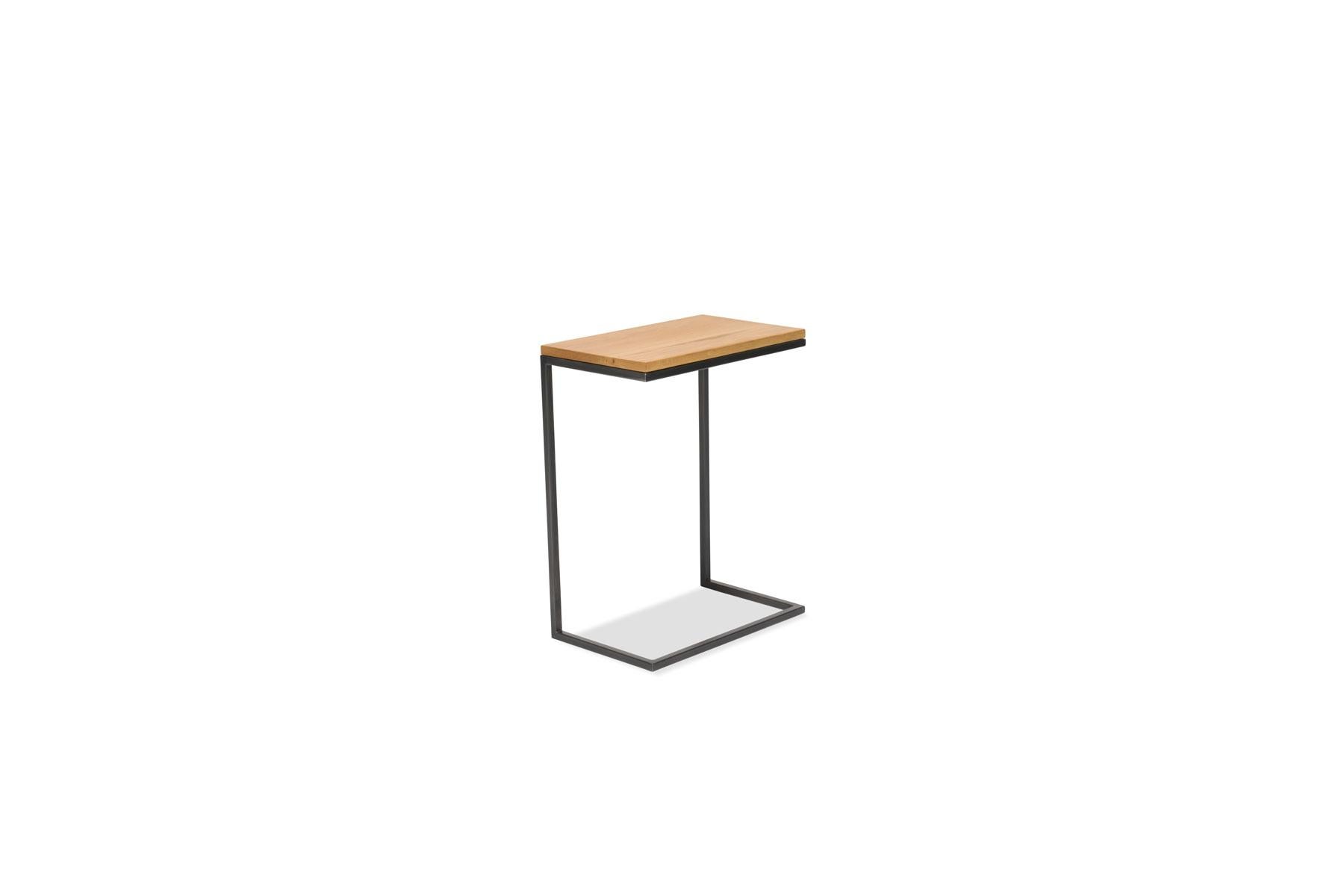 Moderne Table d'appoint en chêne blanc et acier noirci en vente