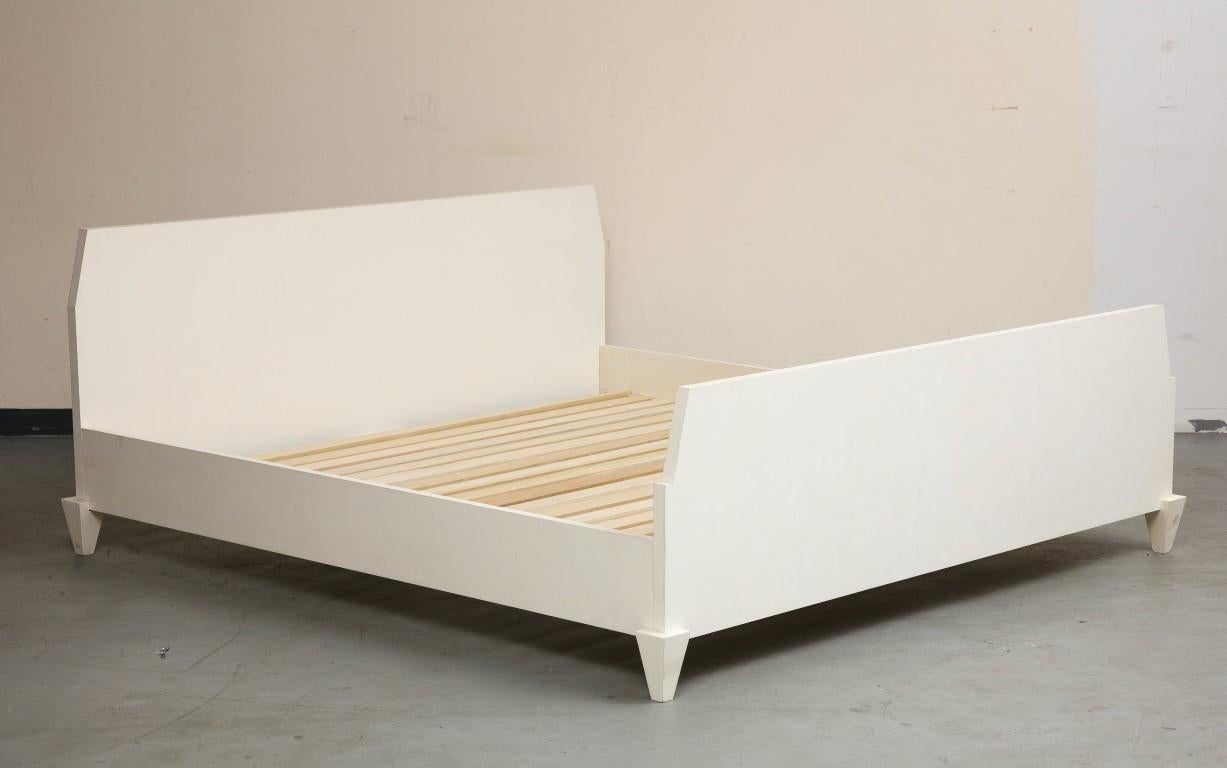 Custom King bed frame built in white oak with hand done plaster finish. Based on a Danish midcentury silhouette with low profile headboard and footboard. Barely used, almost new condition. 

Footboard: 27