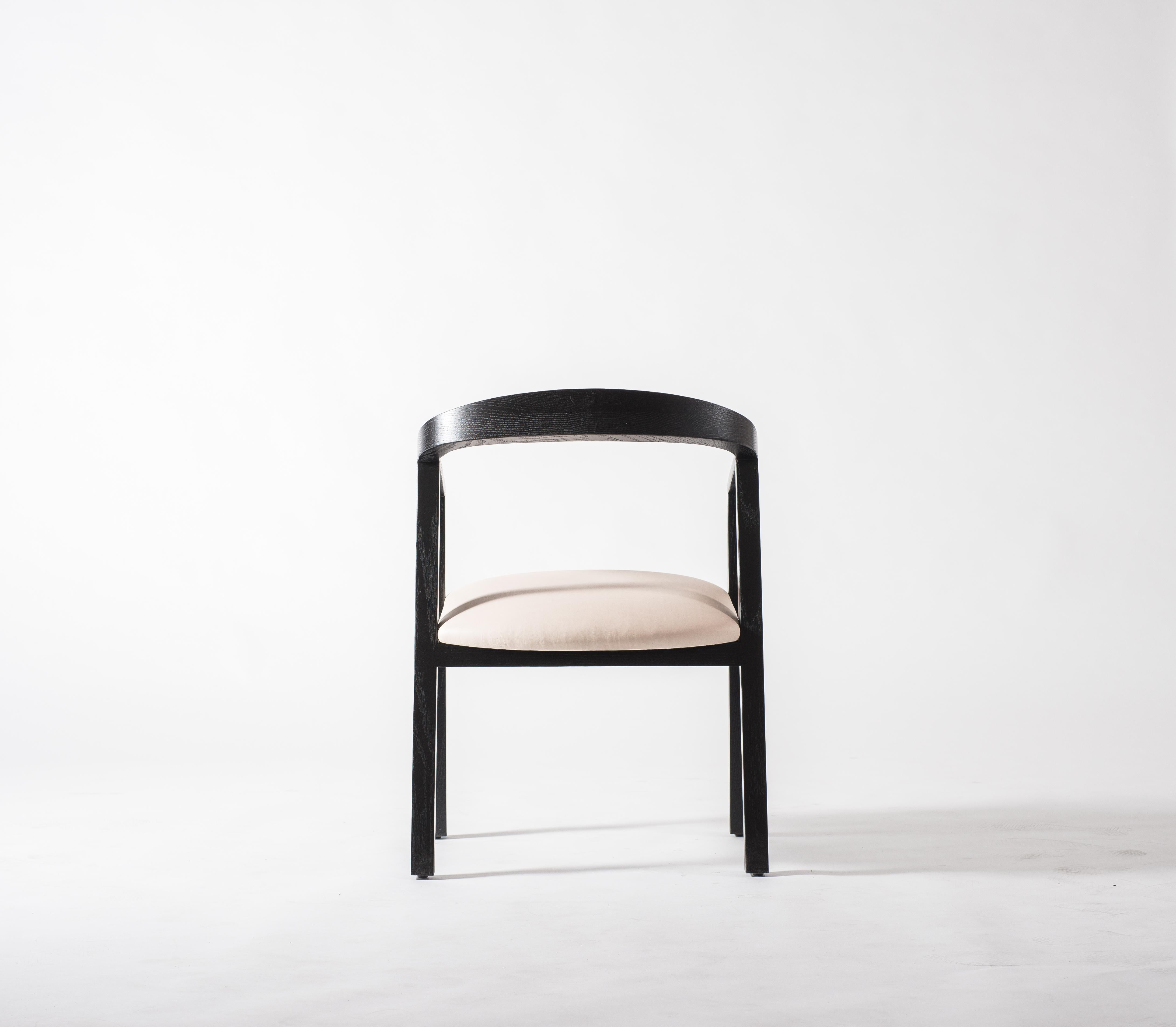Noirci Chaise de salle à manger en chêne blanc noirci avec assise en cuir / Chaise de salle à manger GH1 en vente