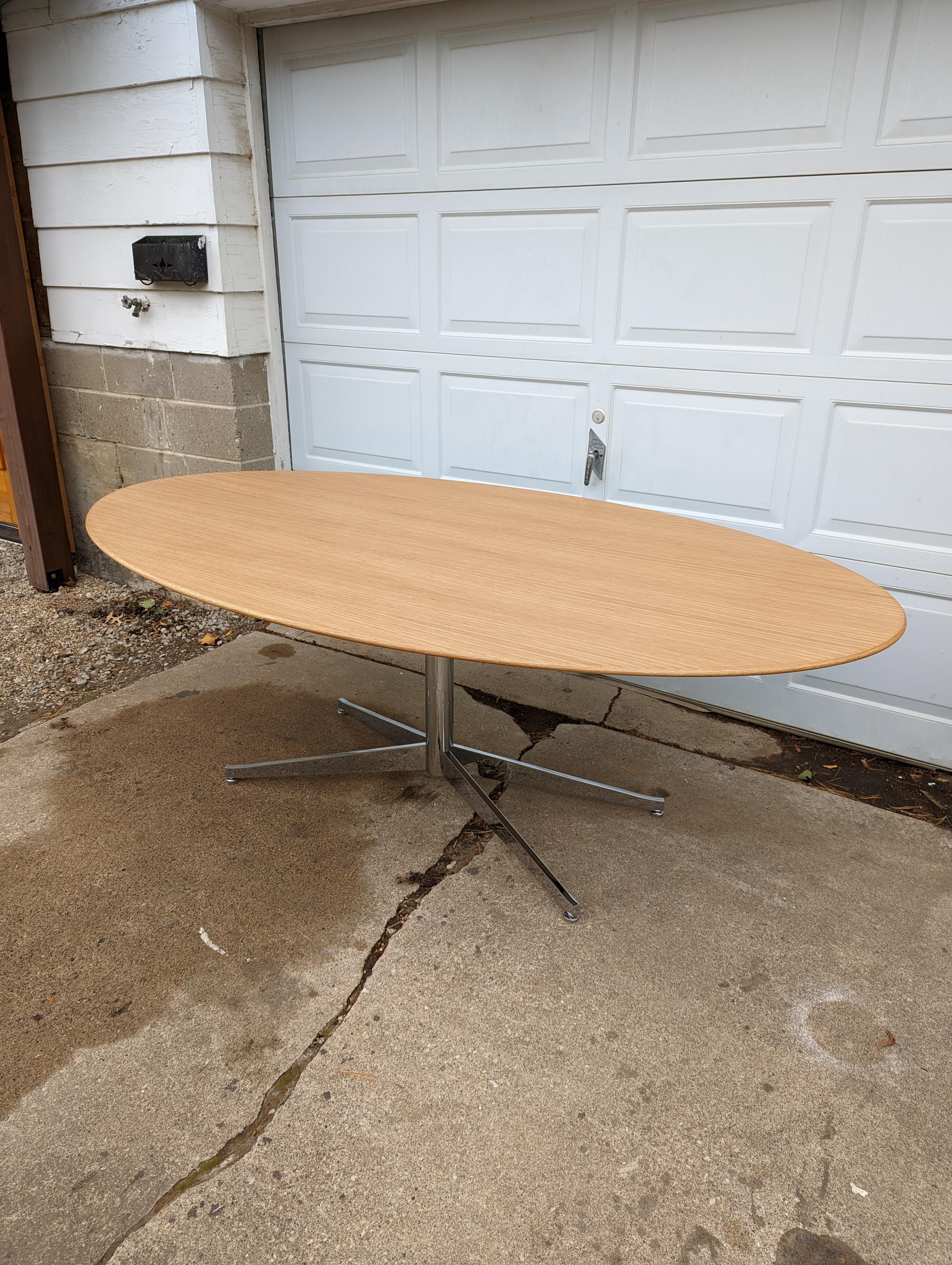 White Oak Oval Table in the Style of Florence Knoll In Good Condition In Cedar Falls, IA