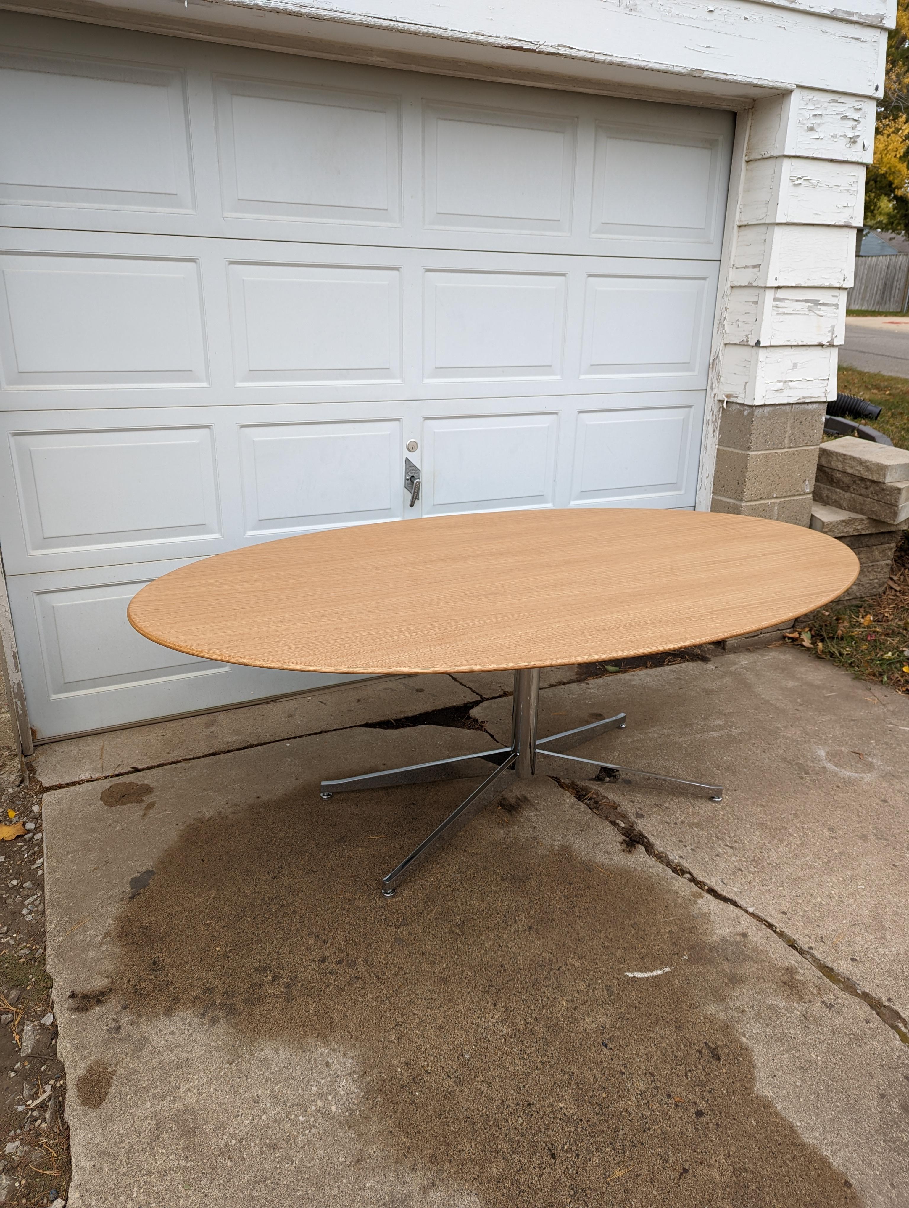 Mid-20th Century White Oak Oval Table in the Style of Florence Knoll