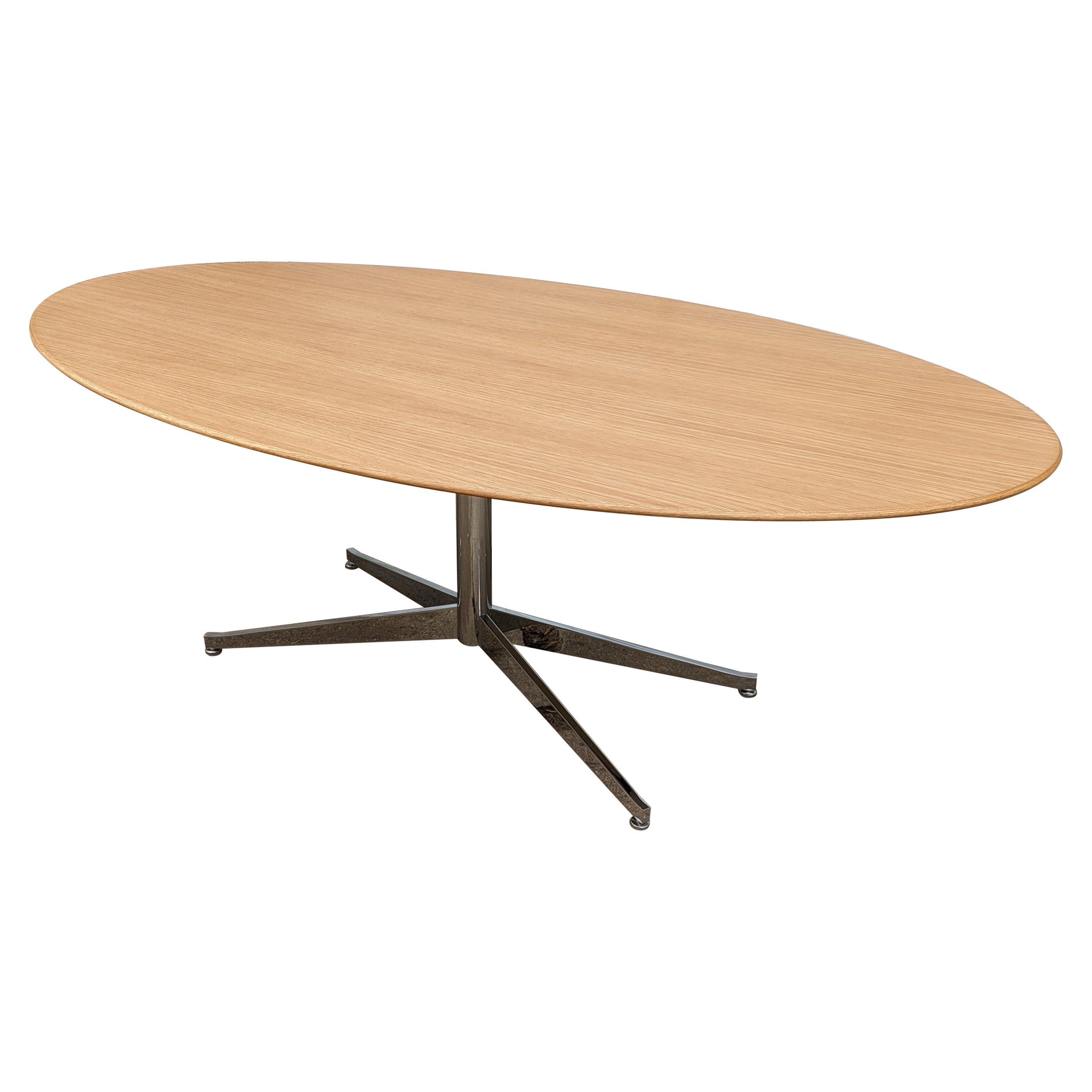 Table ovale en chêne blanc dans le style de Florence Knoll