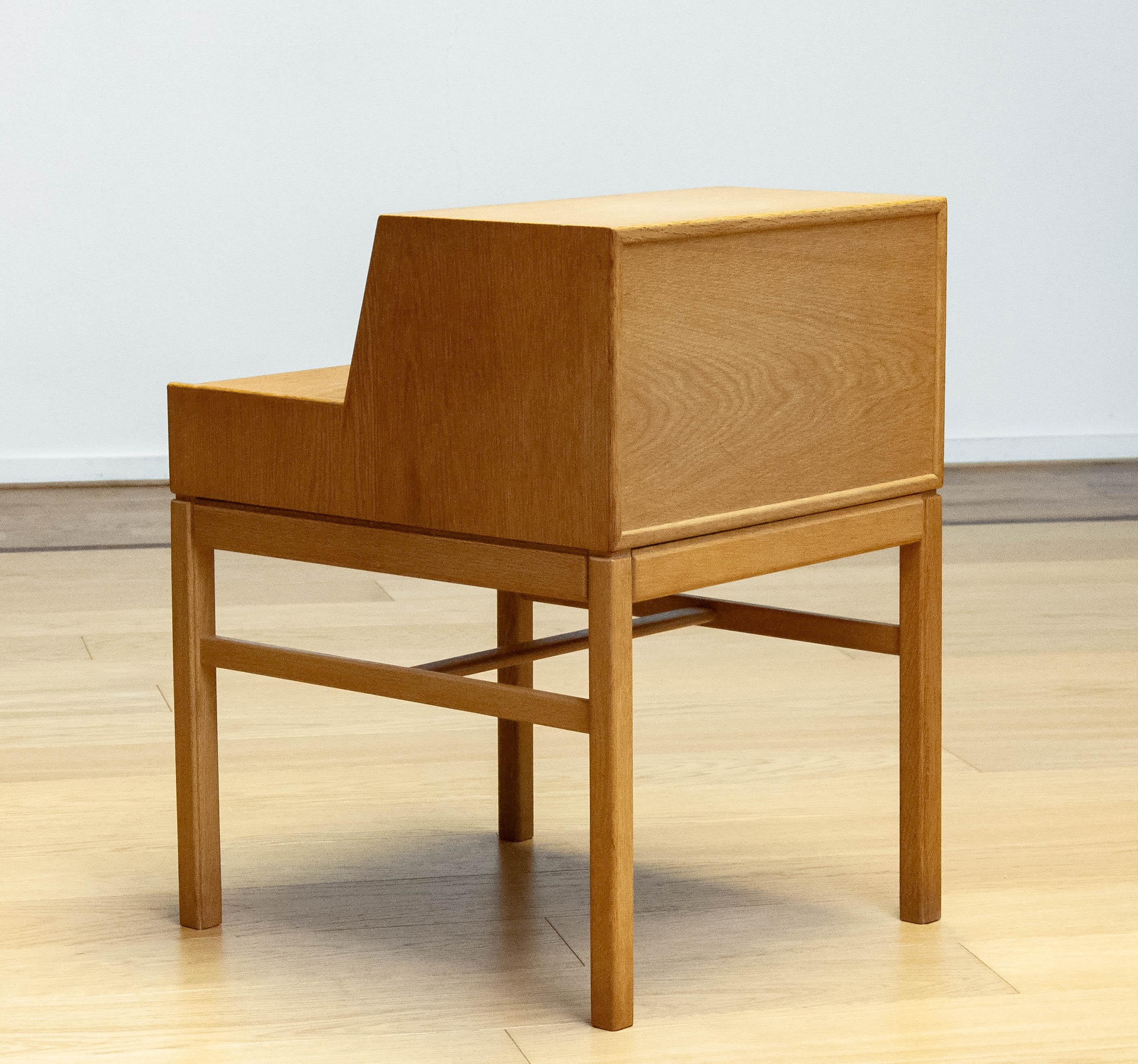 Milieu du XXe siècle Table d'appoint en chêne blanc 