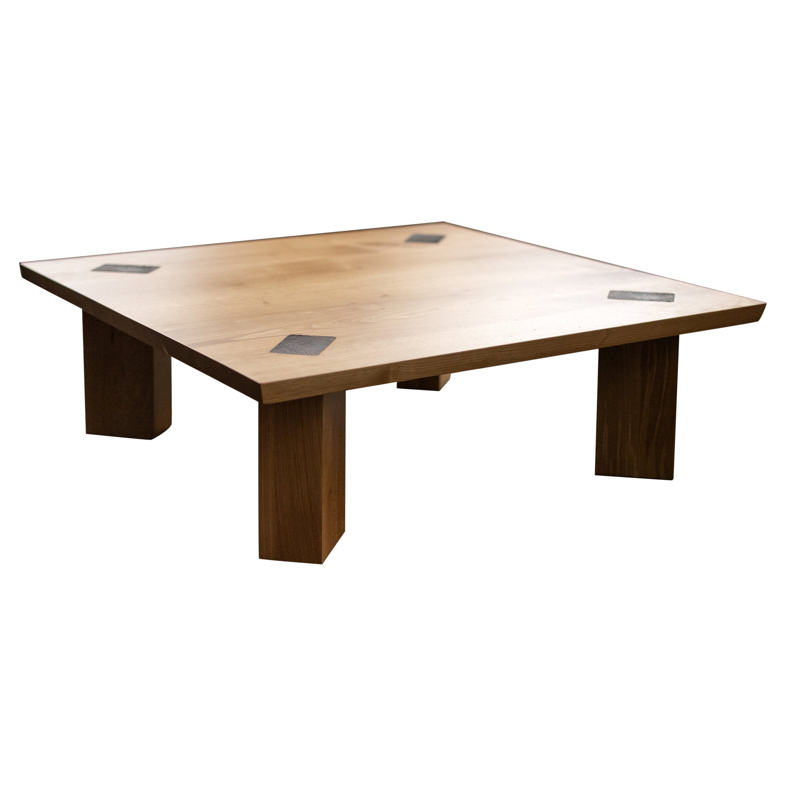 Table basse Winston en chêne blanc + détails en bronze coulés par Alabama Sawyer en vente