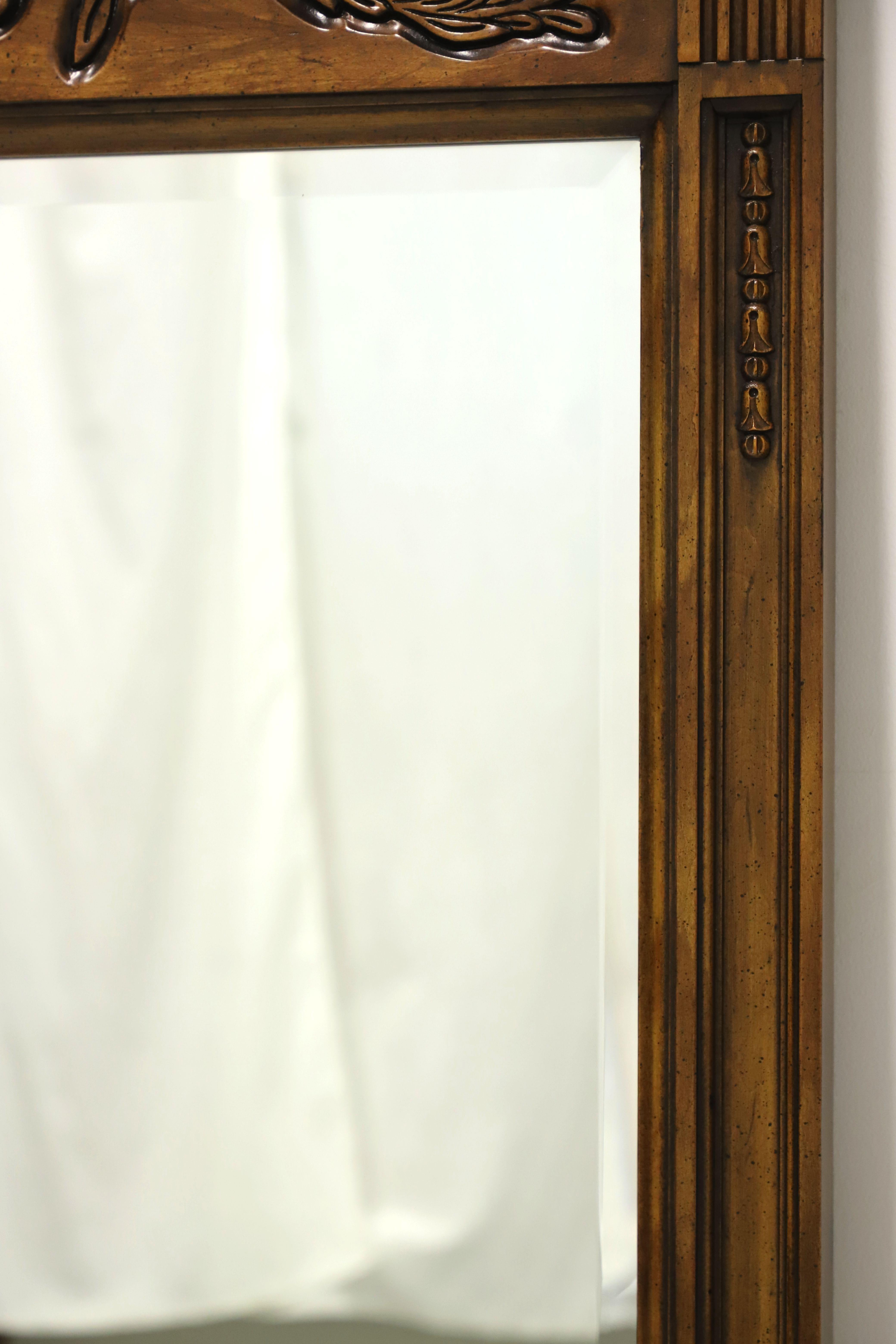 WHITE OF MEBANE Kirschbaumholz Französisch Country Style abgeschrägter Trumeau-Wandspiegel (Spiegel) im Angebot