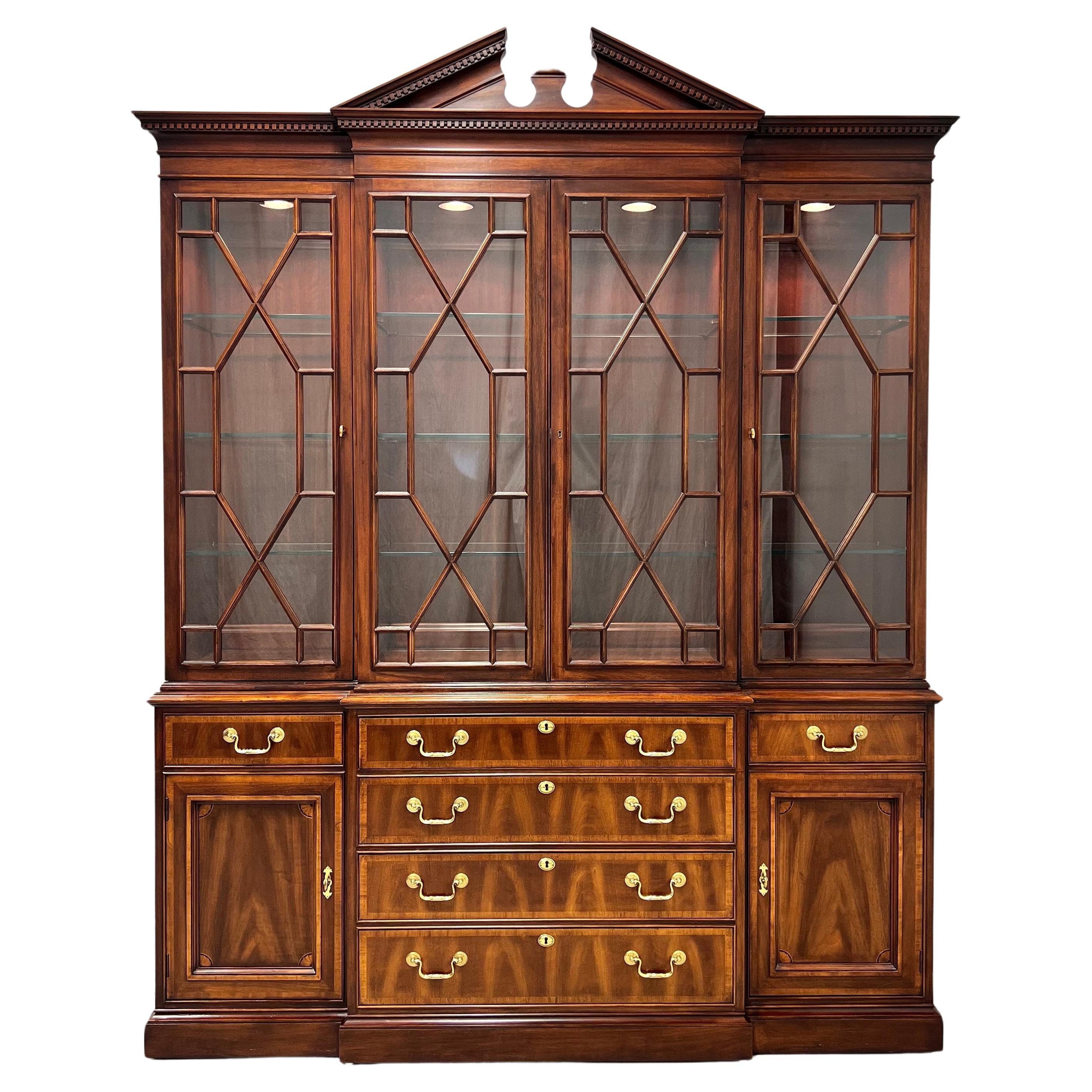 WHITE OF MEBANE Inlaid Banded Mahogany Chippendale Breakfront China Cabinet