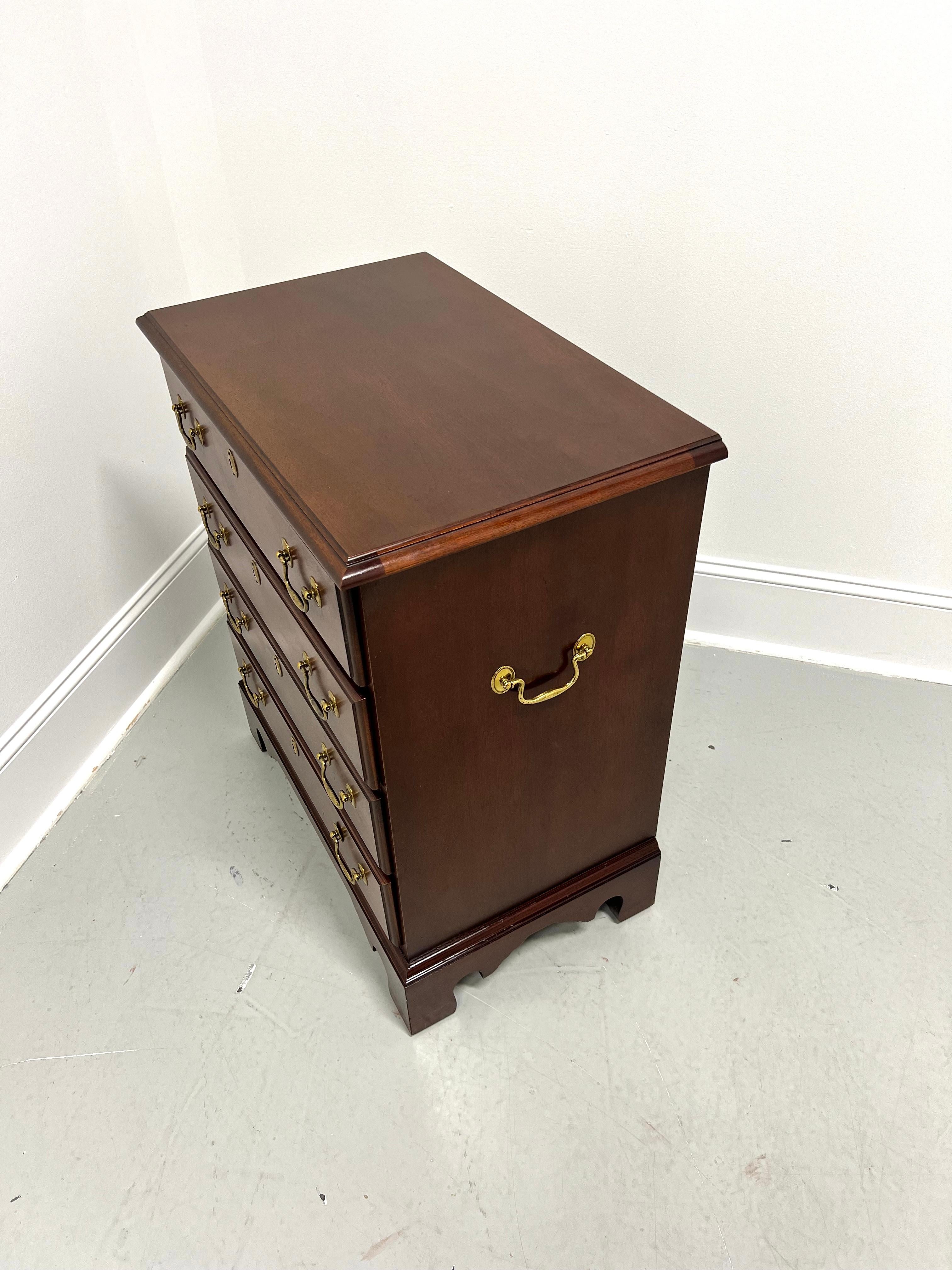 WHITE OF MEBANE Mahogany Chippendale Nightstand Bedside Chest In Good Condition In Charlotte, NC