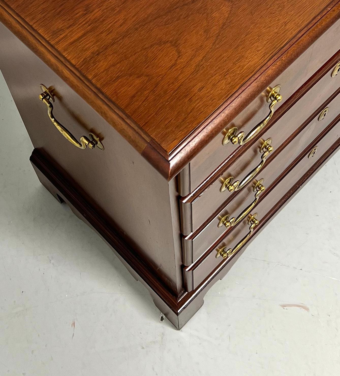 Brass WHITE OF MEBANE Mahogany Chippendale Nightstand Bedside Chest