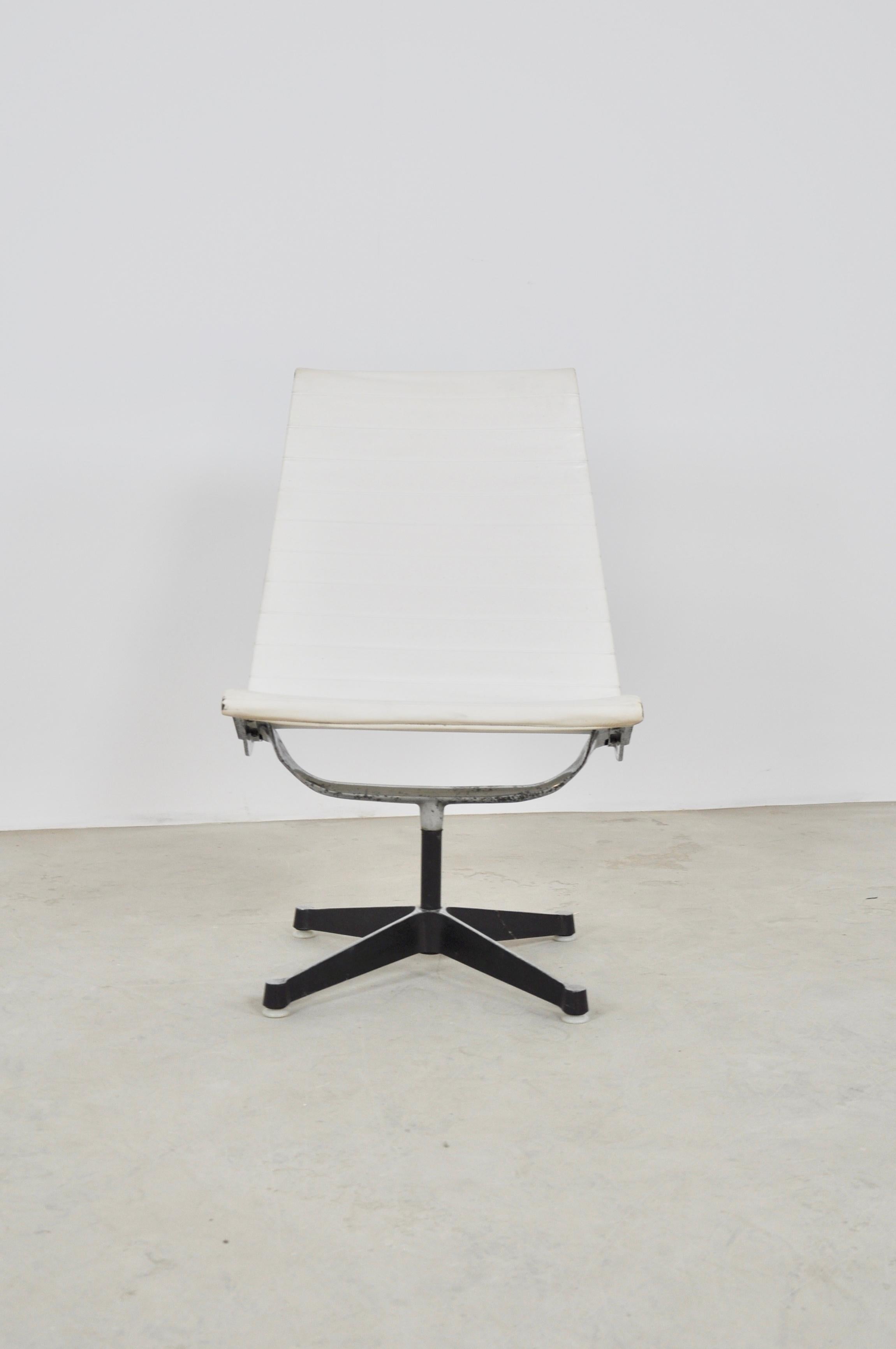 White Office Armchair by Charles & Ray Eames for Herman Miller, 1970s 2