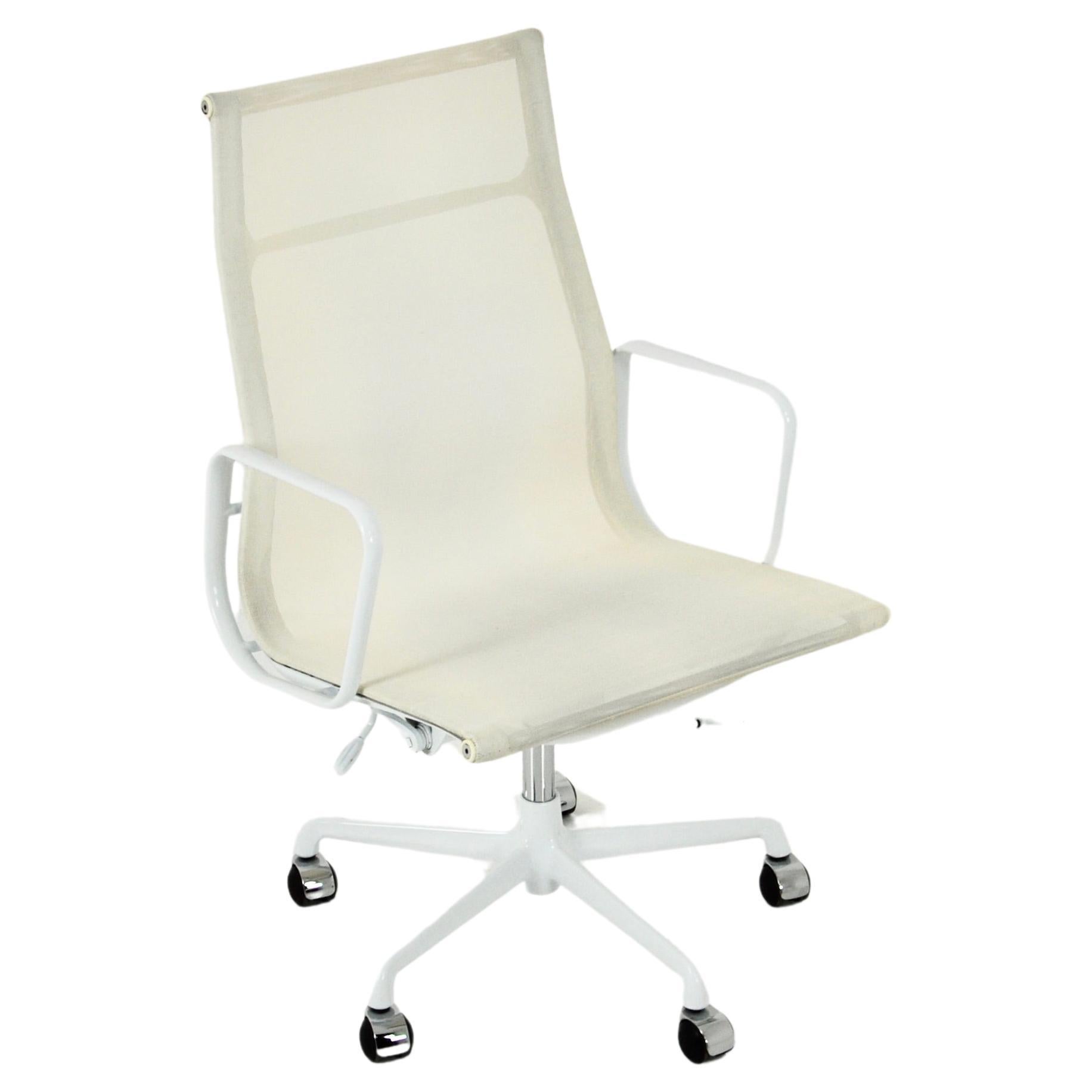 White Office Chair by Charles & Ray Eames for Herman Miller 1970s