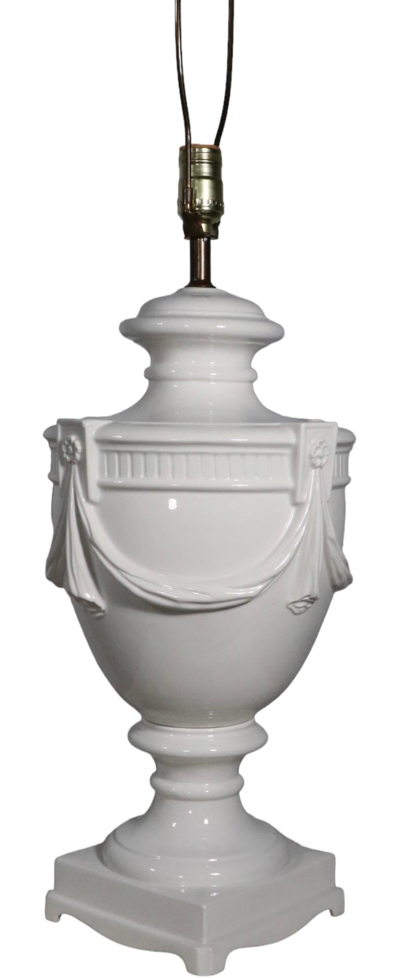 White on White Ceramic Urn Form Table Lamp Made in Italy, circa, 1950s-1970s In Good Condition For Sale In New York, NY