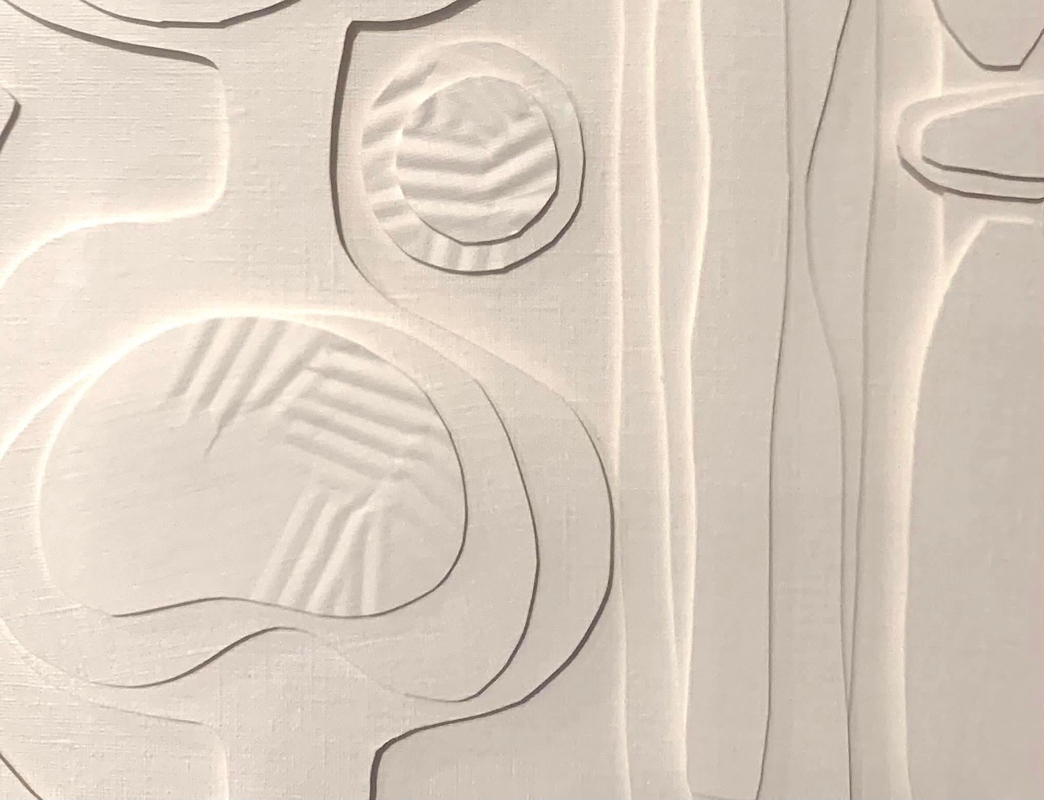 White On White Paper Cuts Collage von Nurit Amdur, U.S.A., Contemporary (amerikanisch)