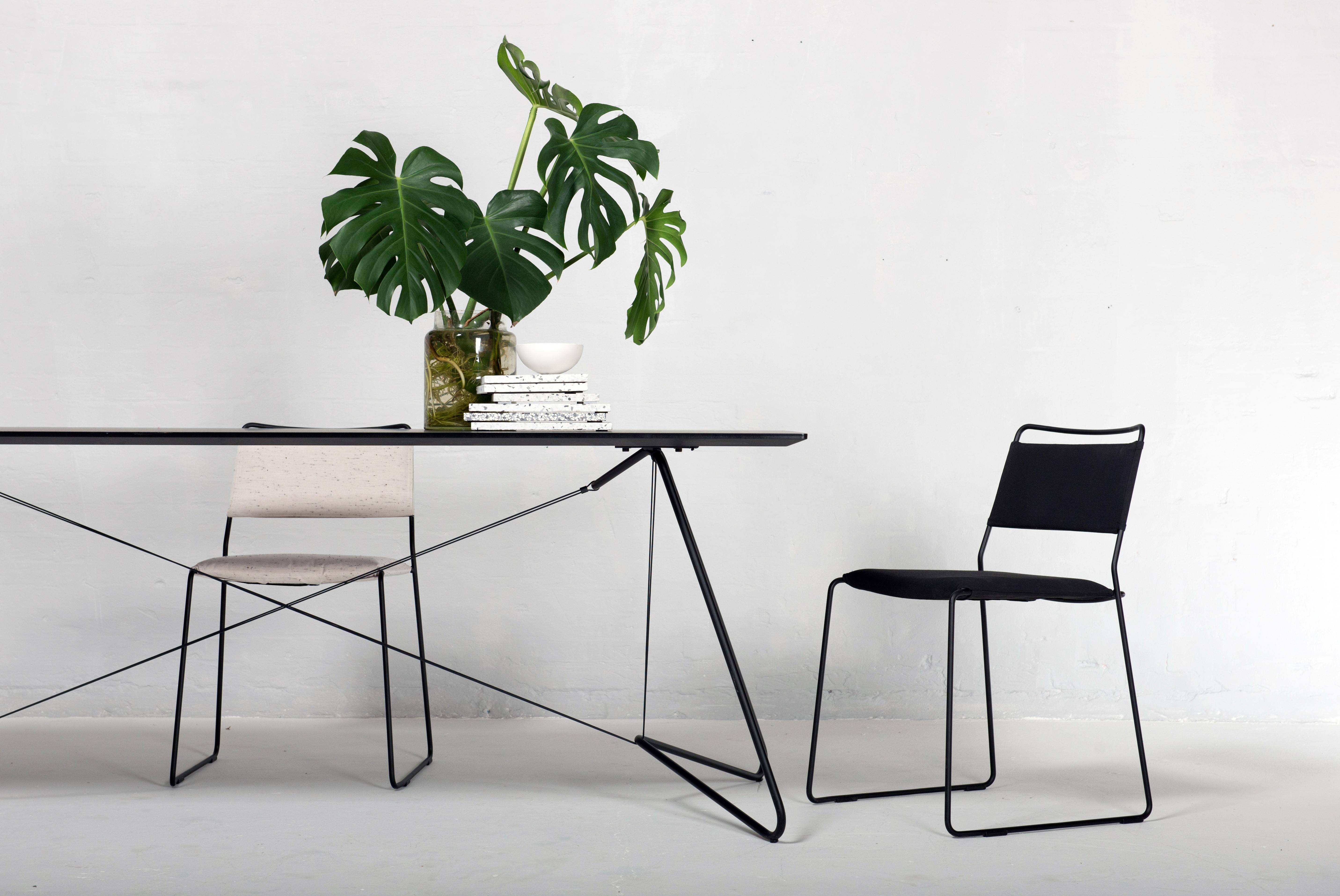 Postmoderne Chaise blanche One Wire par OK Design en vente
