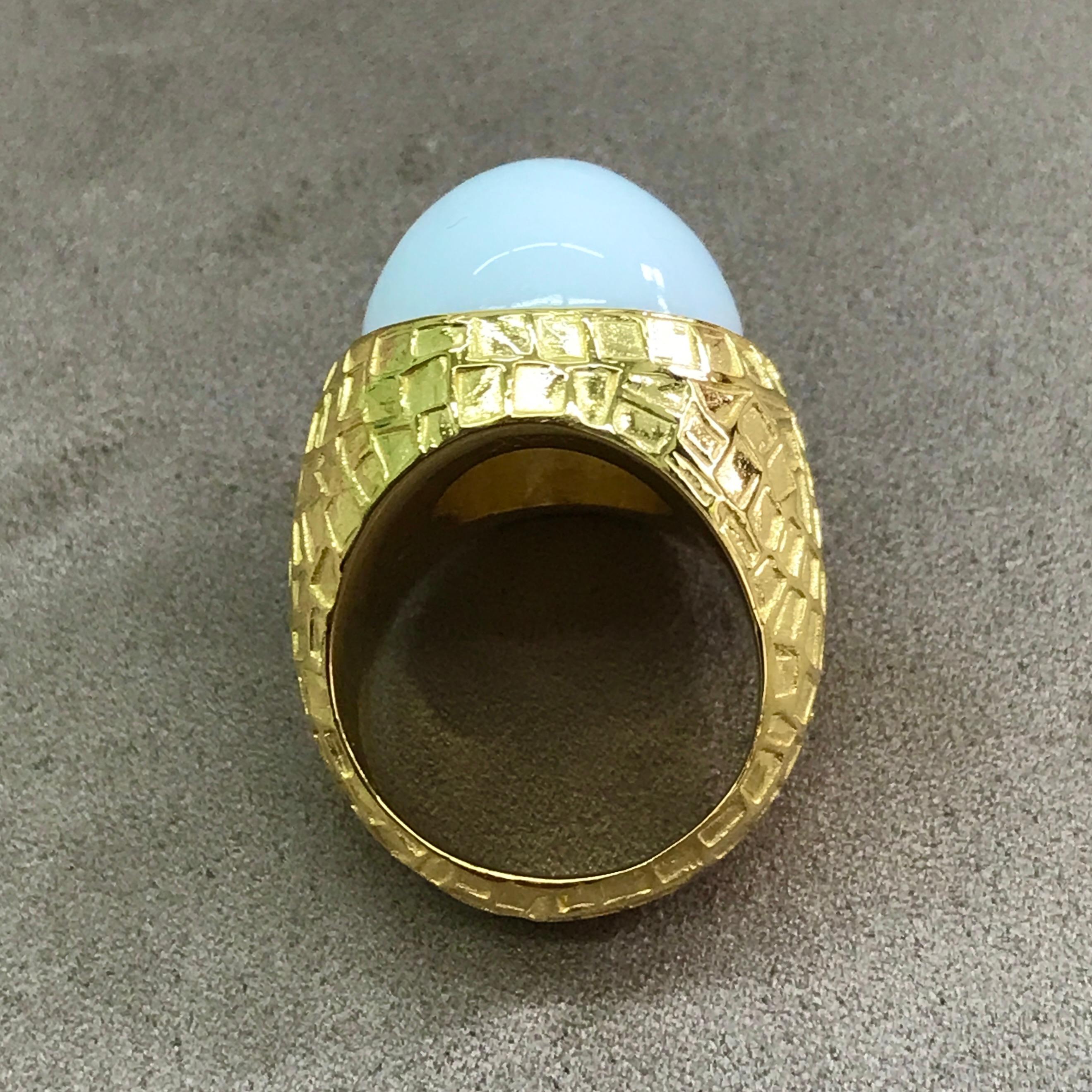 White Onyx Chiselled Cocktail Ring In New Condition For Sale In London, GB