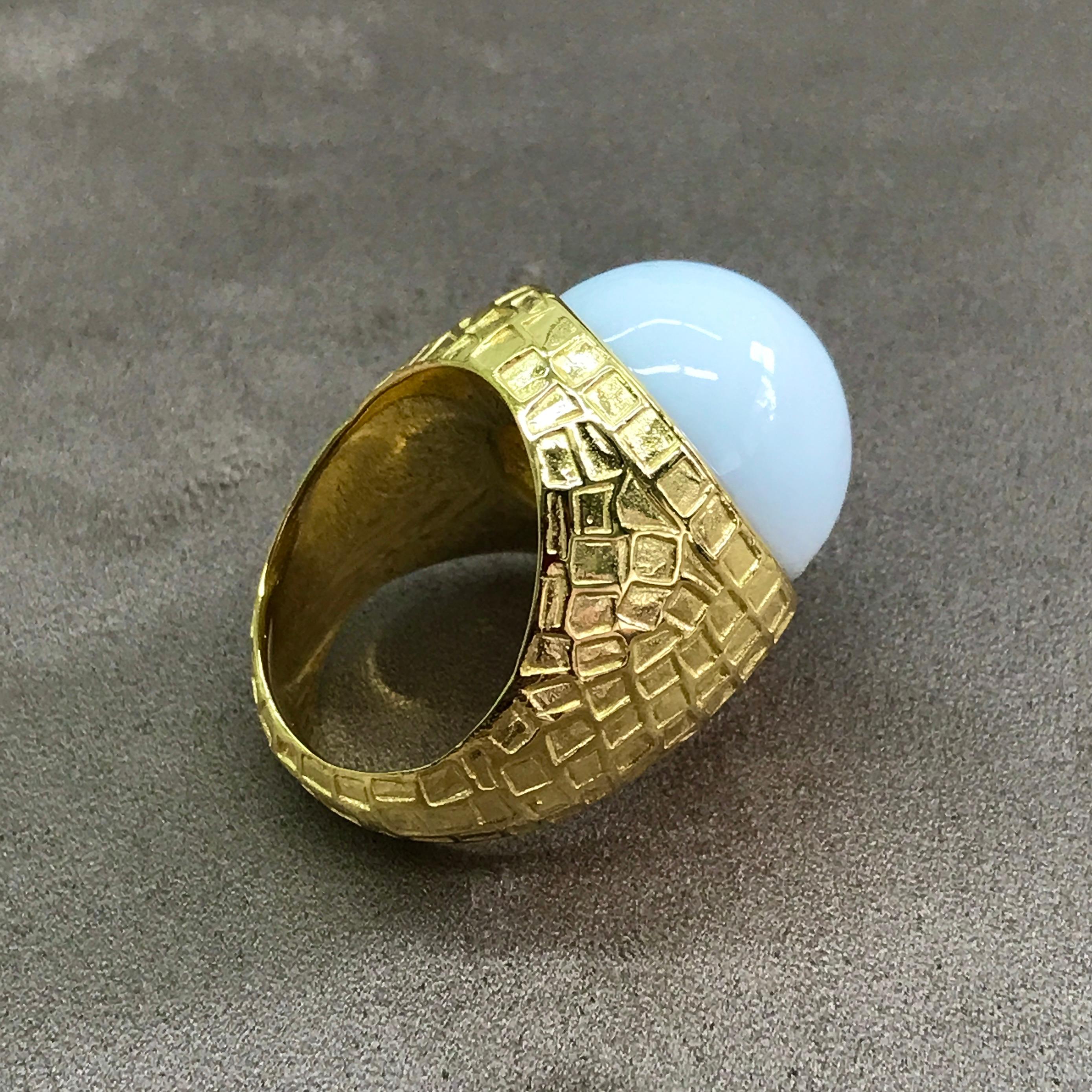 Women's White Onyx Chiselled Cocktail Ring For Sale