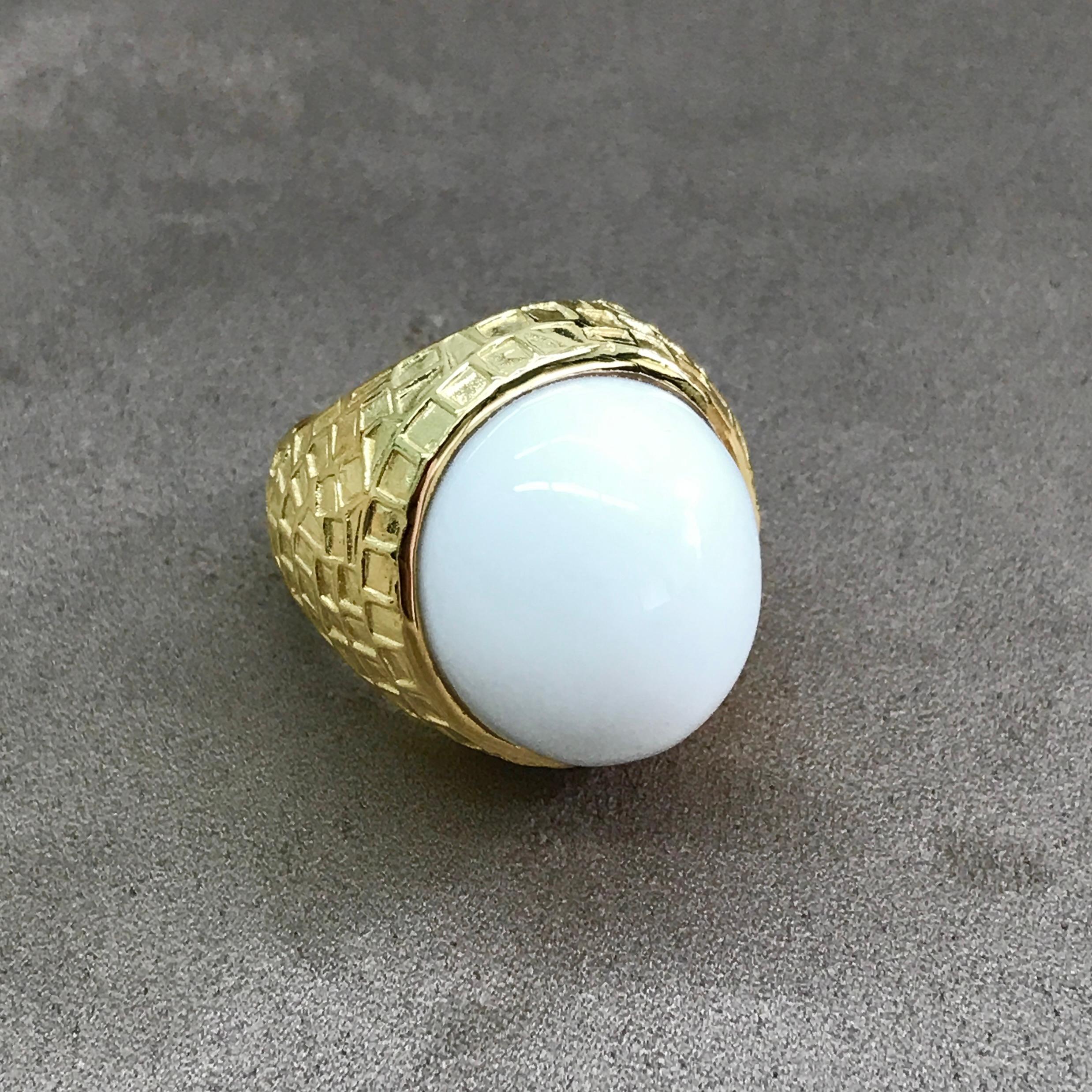 White Onyx Chiselled Cocktail Ring For Sale 2