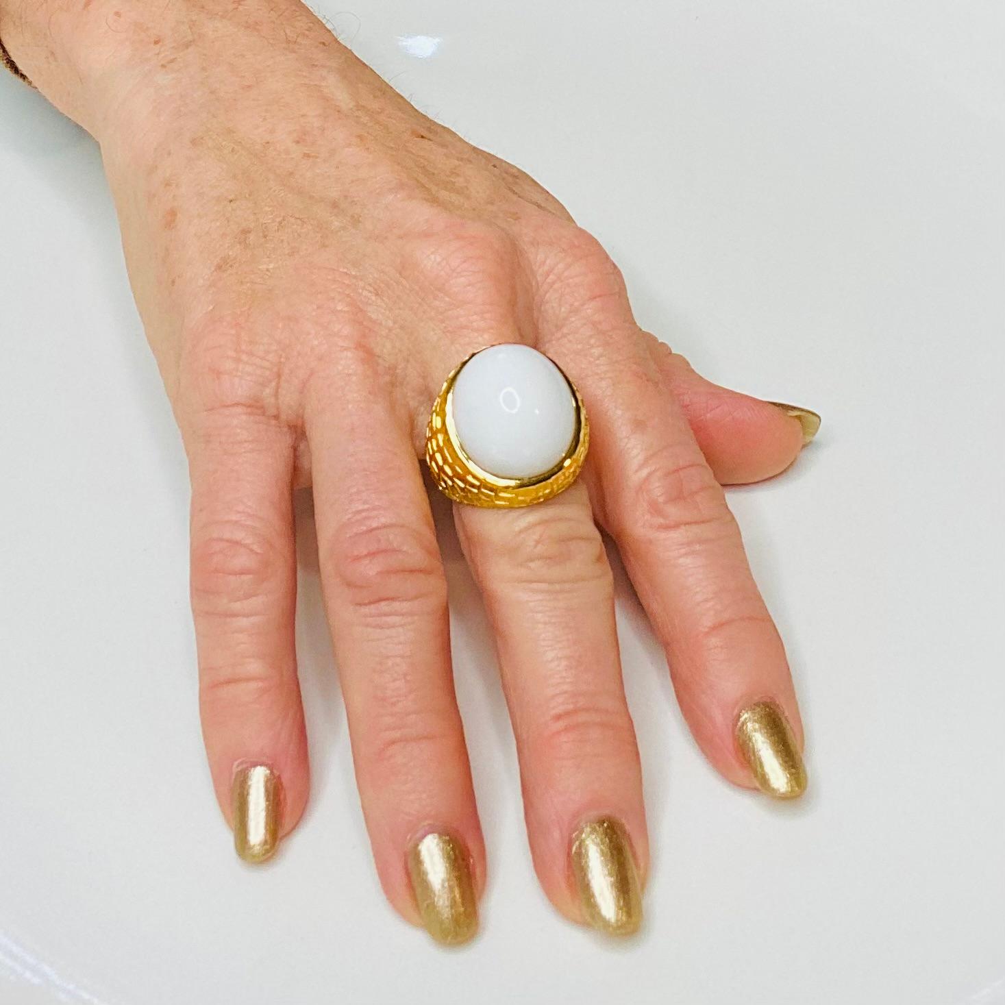 White Onyx Chiselled Cocktail Ring For Sale 3