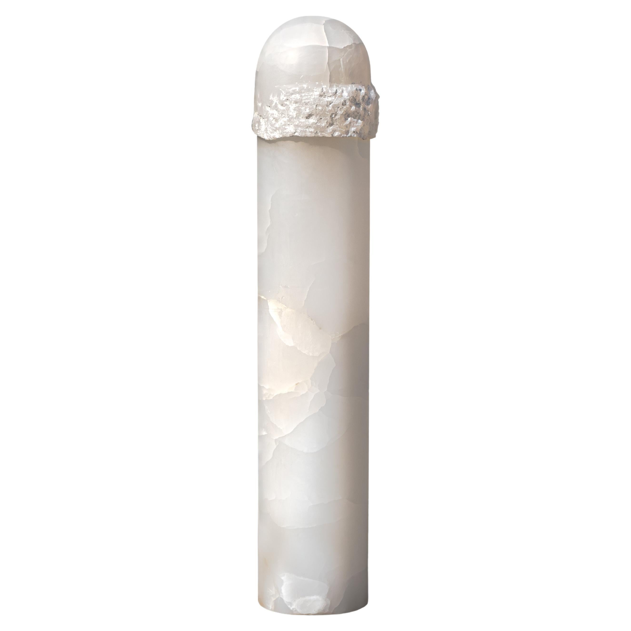 Stehlampe aus weißem Onyx mit Monolith-Skulptur von Paul Matter im Angebot