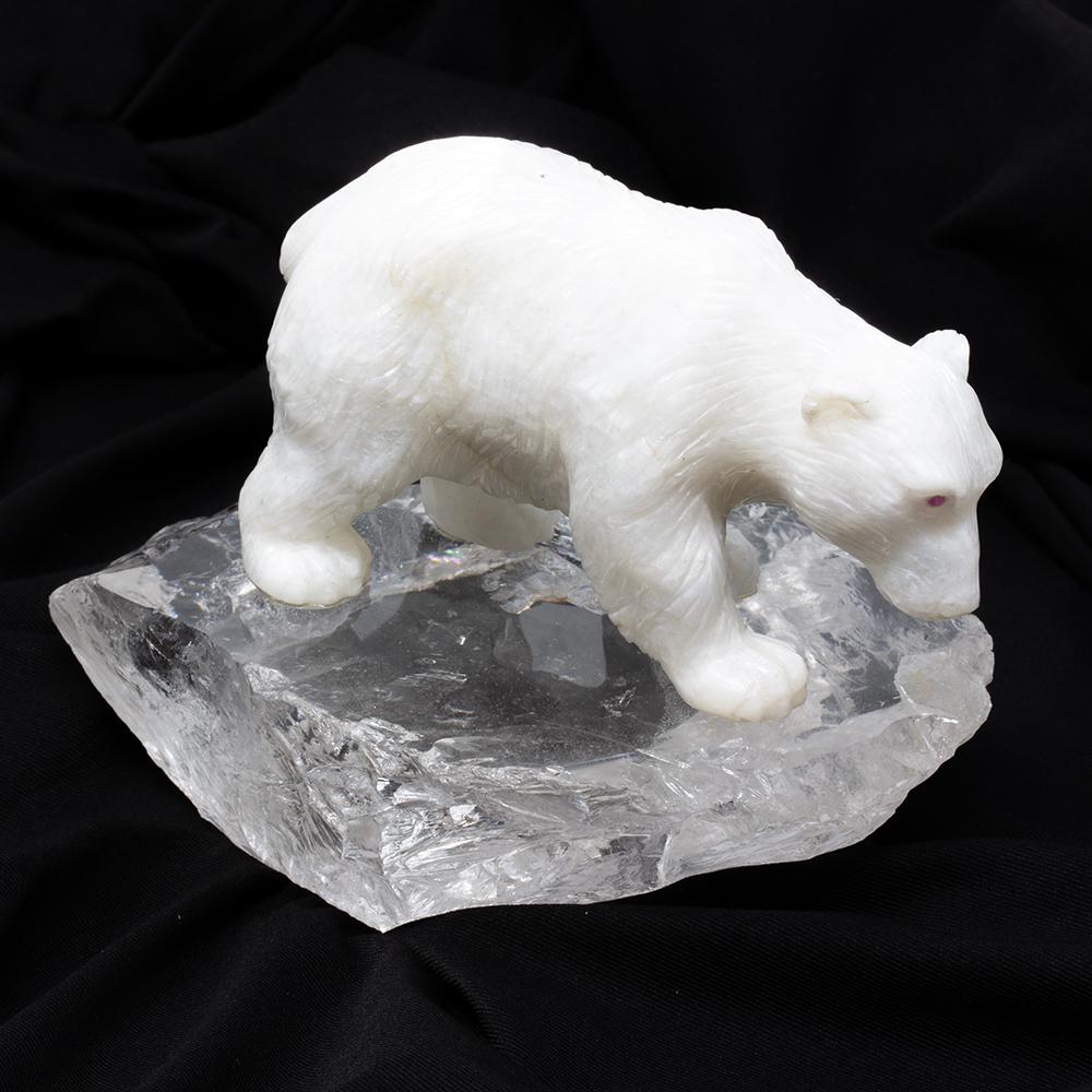 Polar Bear aus weißem Onyx von Alfred Lyndhurst mit Pfau (Faberge-Skulptur 1905-1915) (Englisch) im Angebot
