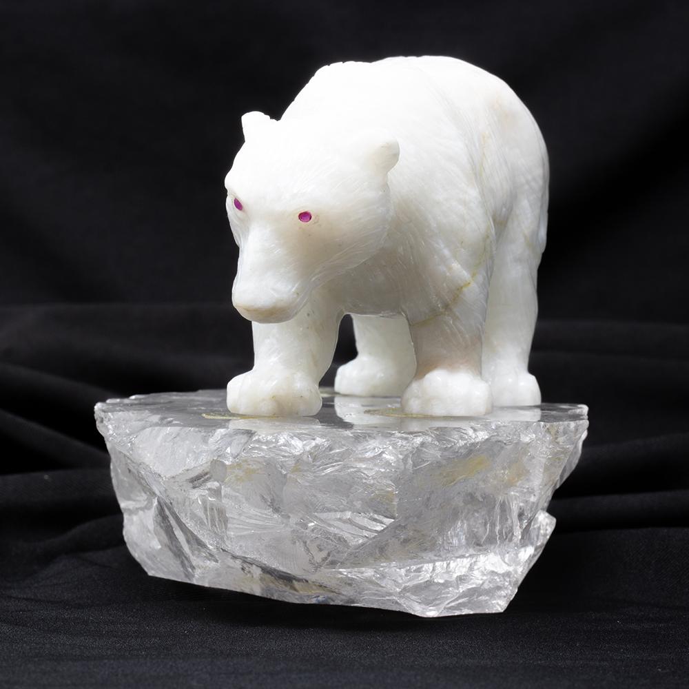 Polar Bear aus weißem Onyx von Alfred Lyndhurst mit Pfau (Faberge-Skulptur 1905-1915) (Edelsteinmix) im Angebot