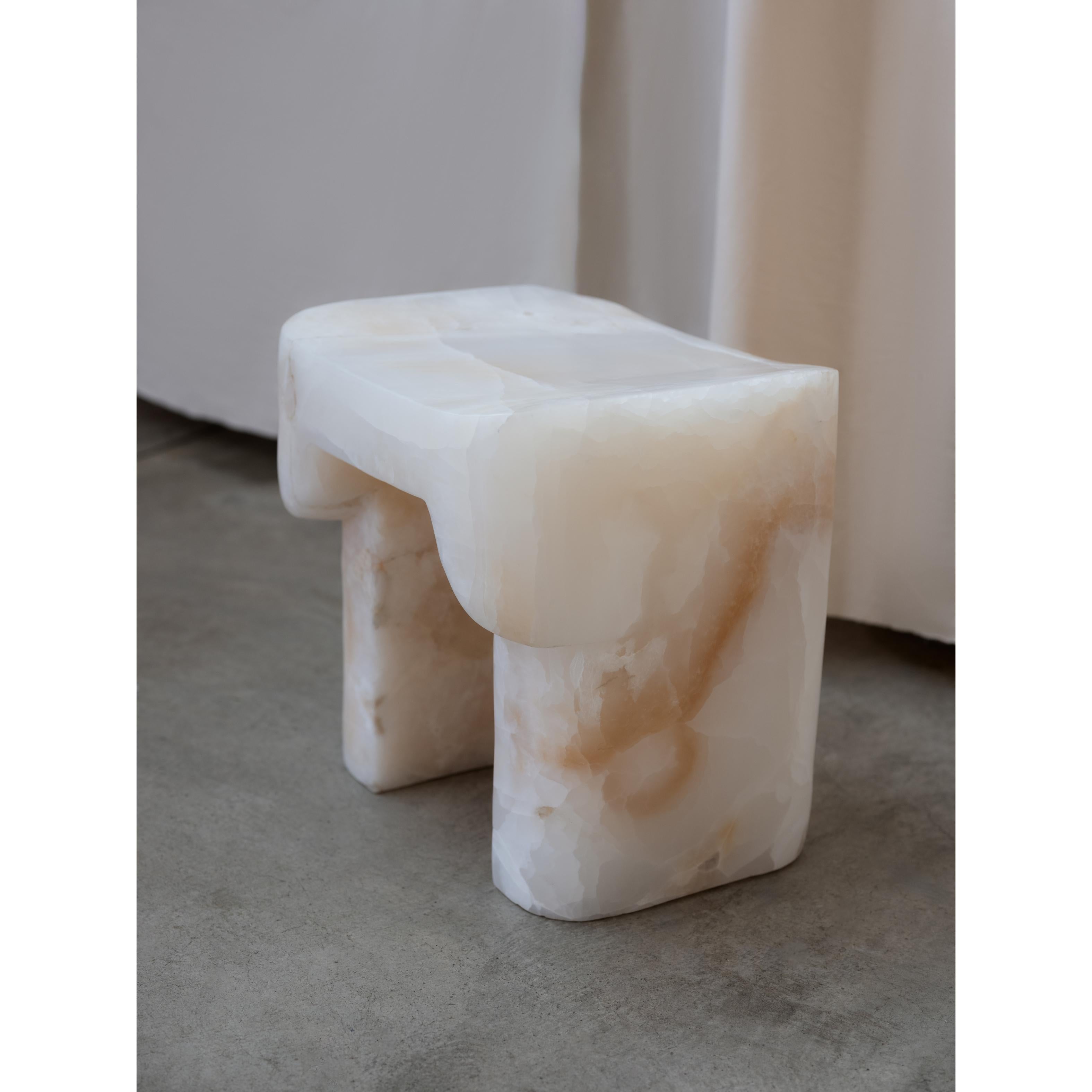 White Onyx Stool by Henry Wilson In New Condition For Sale In Geneve, CH