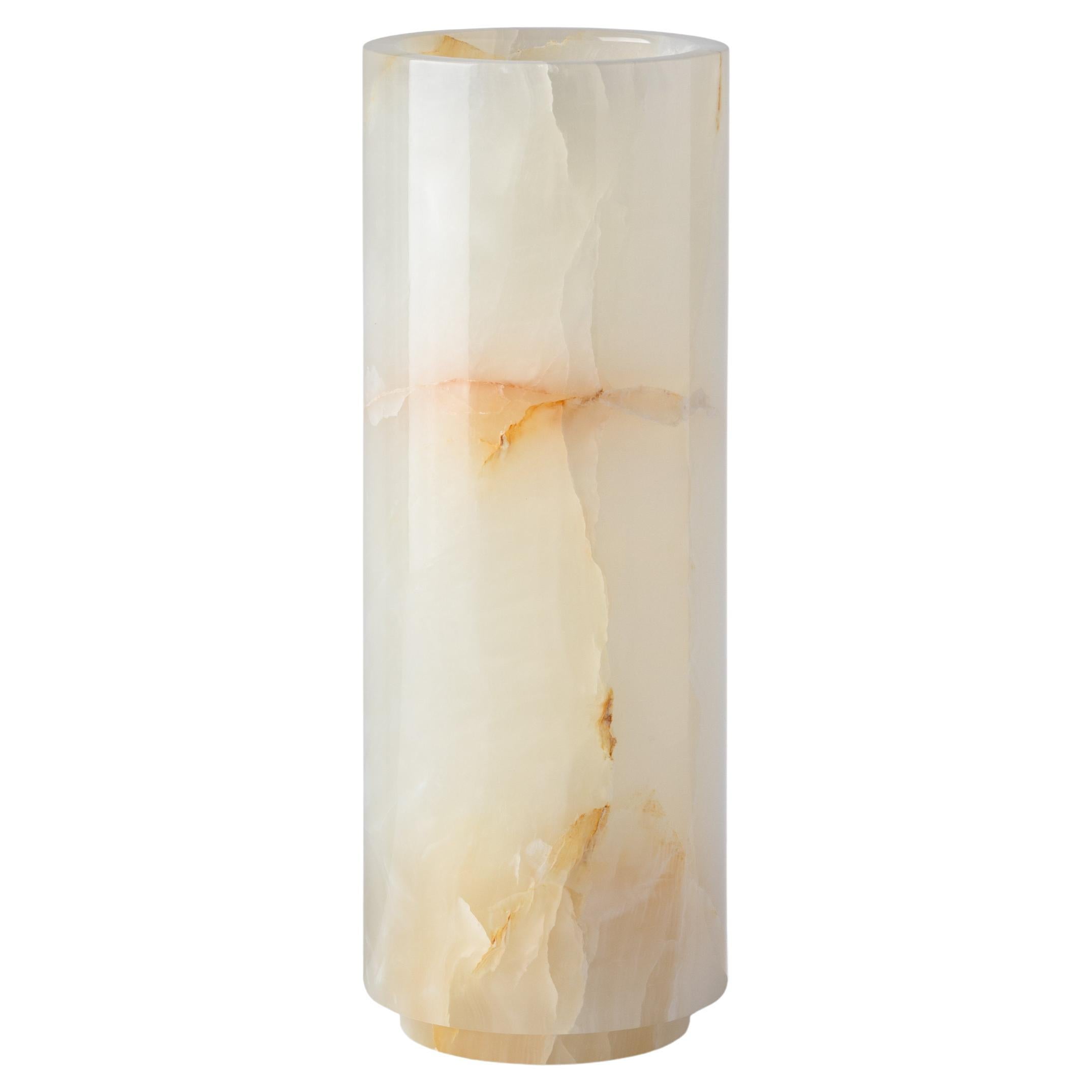 Vase en onyx blanc