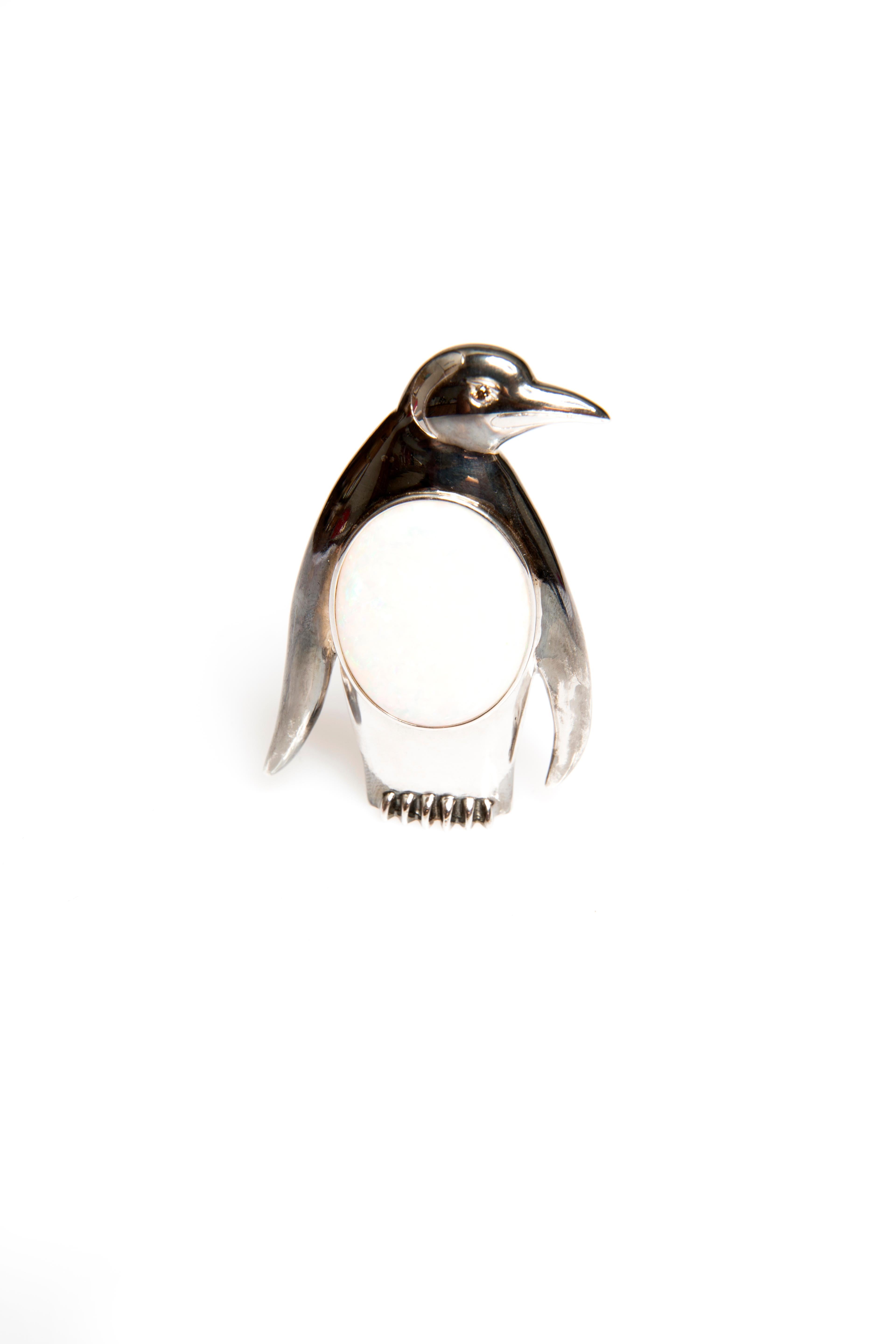 White Opal 17.57 Carat, Diamond and White Gold Penguin Brooch In New Condition For Sale In Wiesbaden, DE