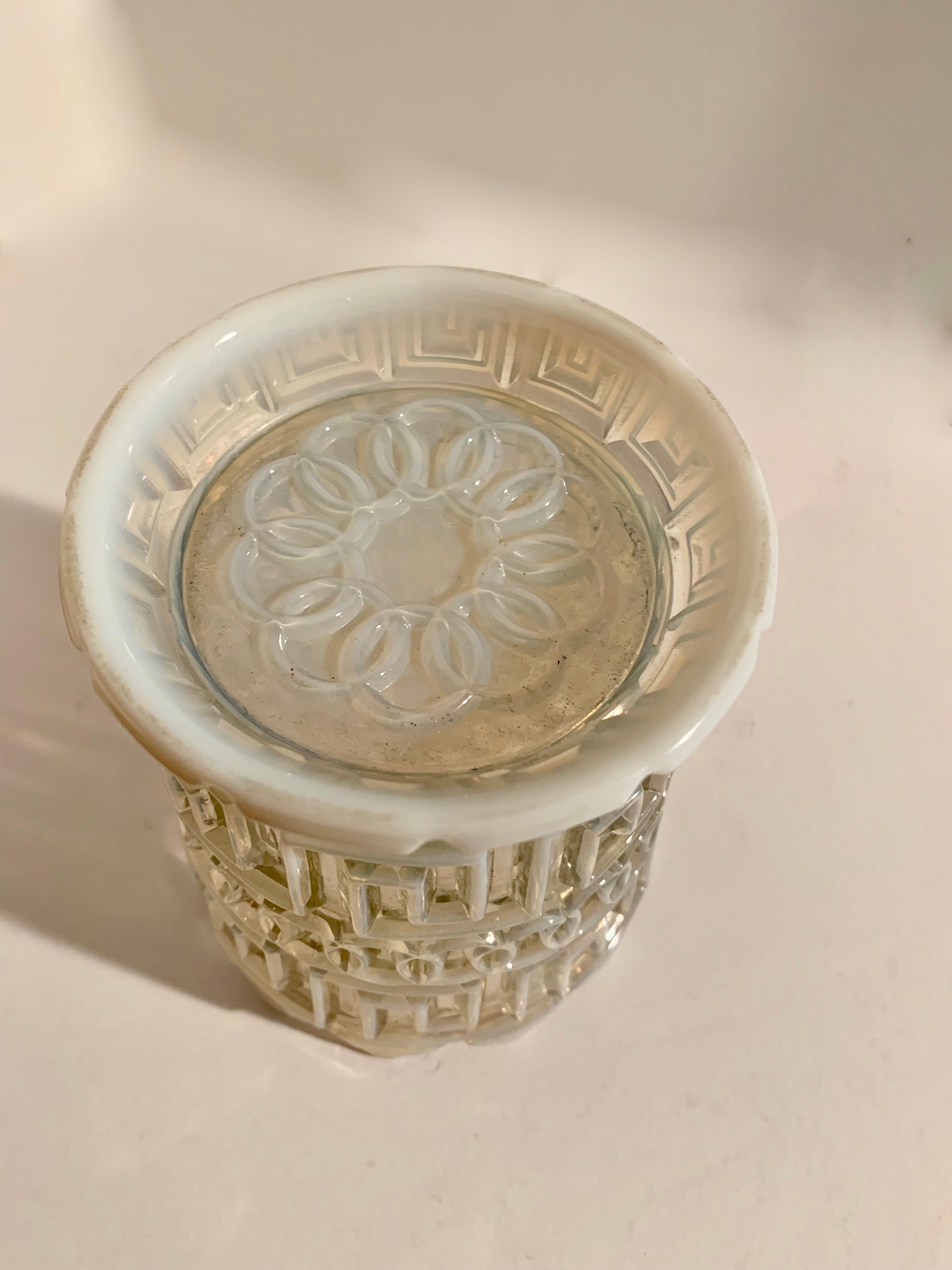 White Opalescent Double Greek Key Vase In Good Condition In Los Angeles, CA
