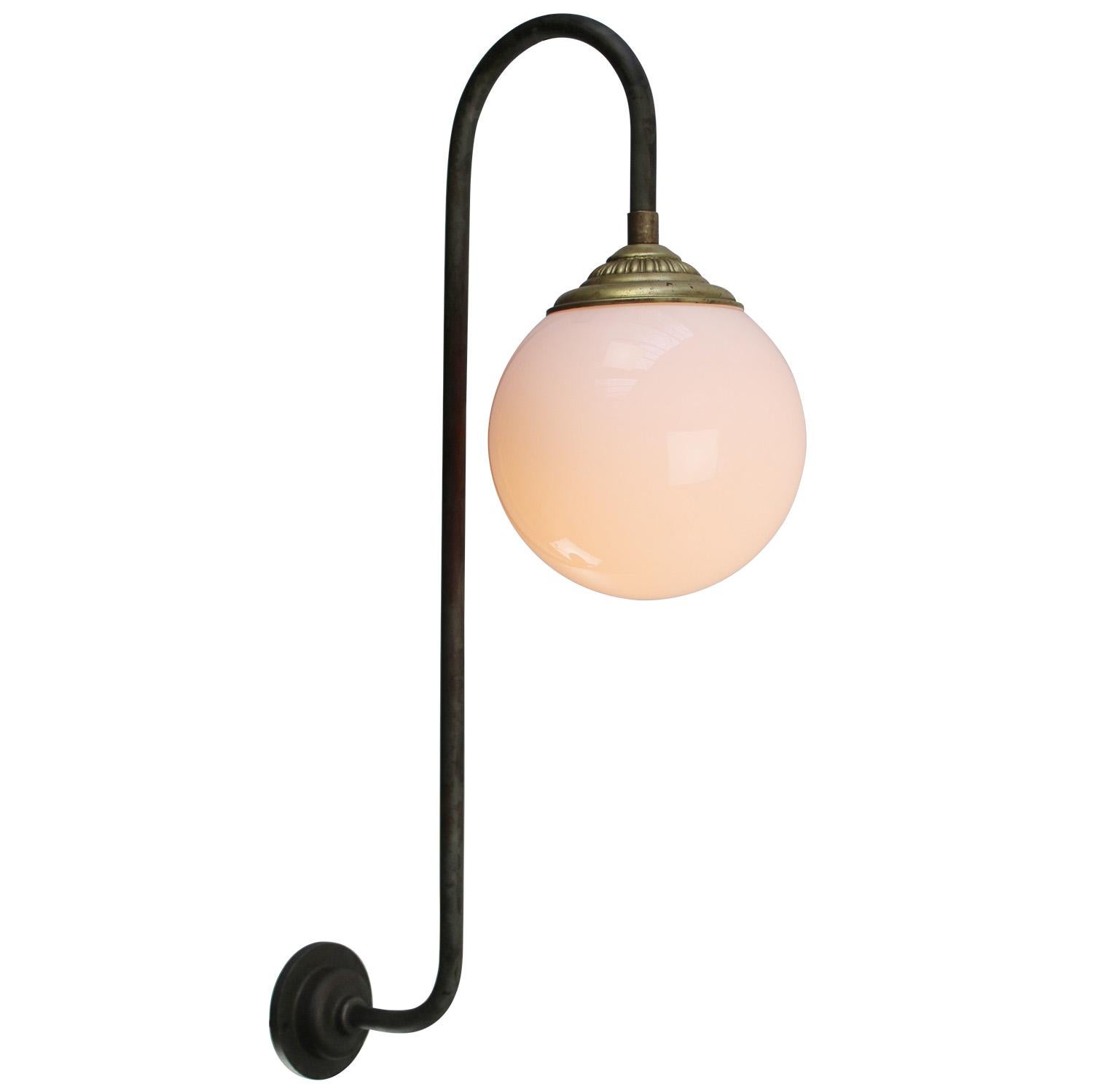 Apliques de fundición de latón blanco opalino Holandés en venta