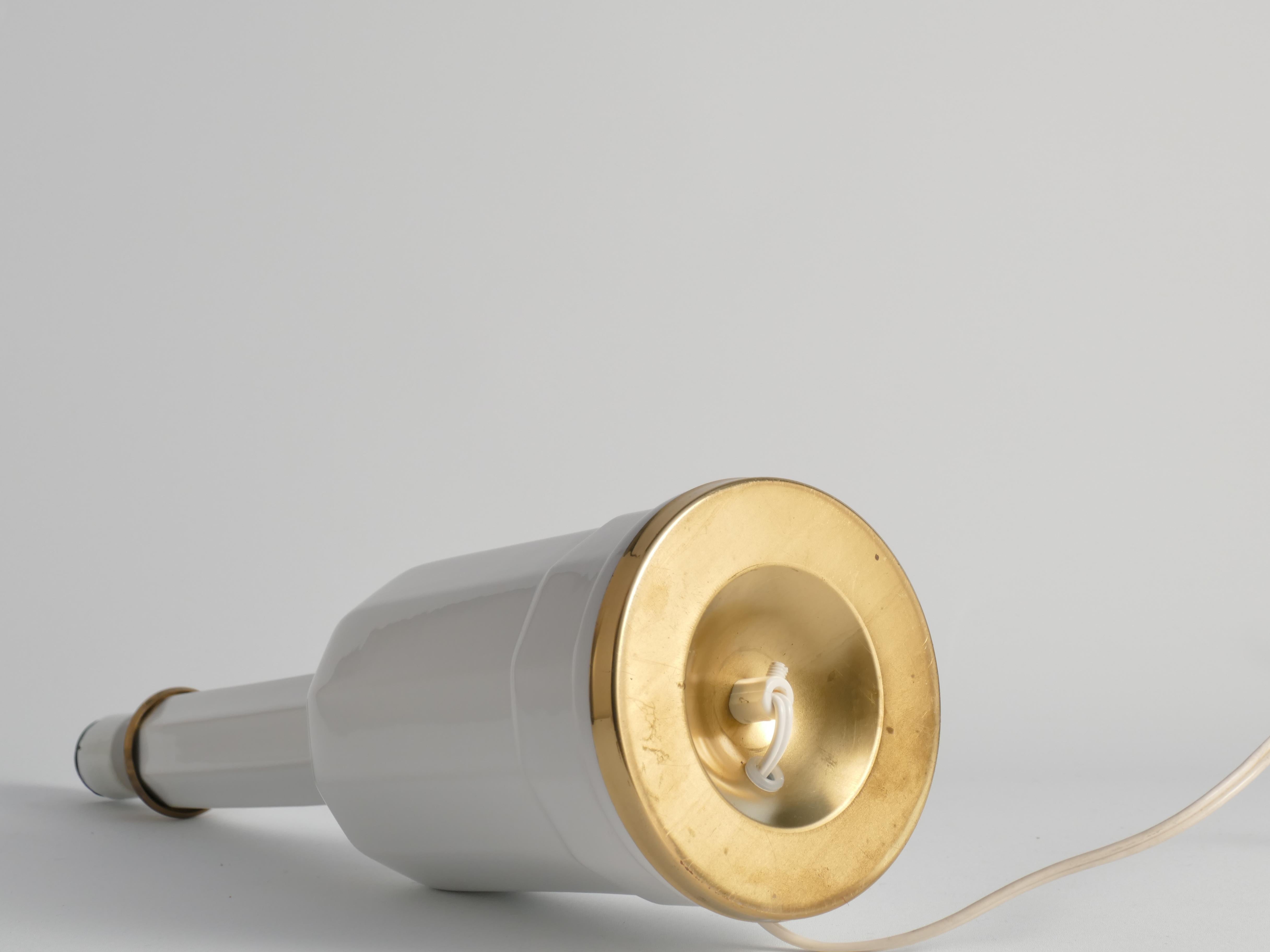 Lampe de table Heiberg en verre opalin blanc et laiton, Danemark, milieu du XIXe siècle en vente 4