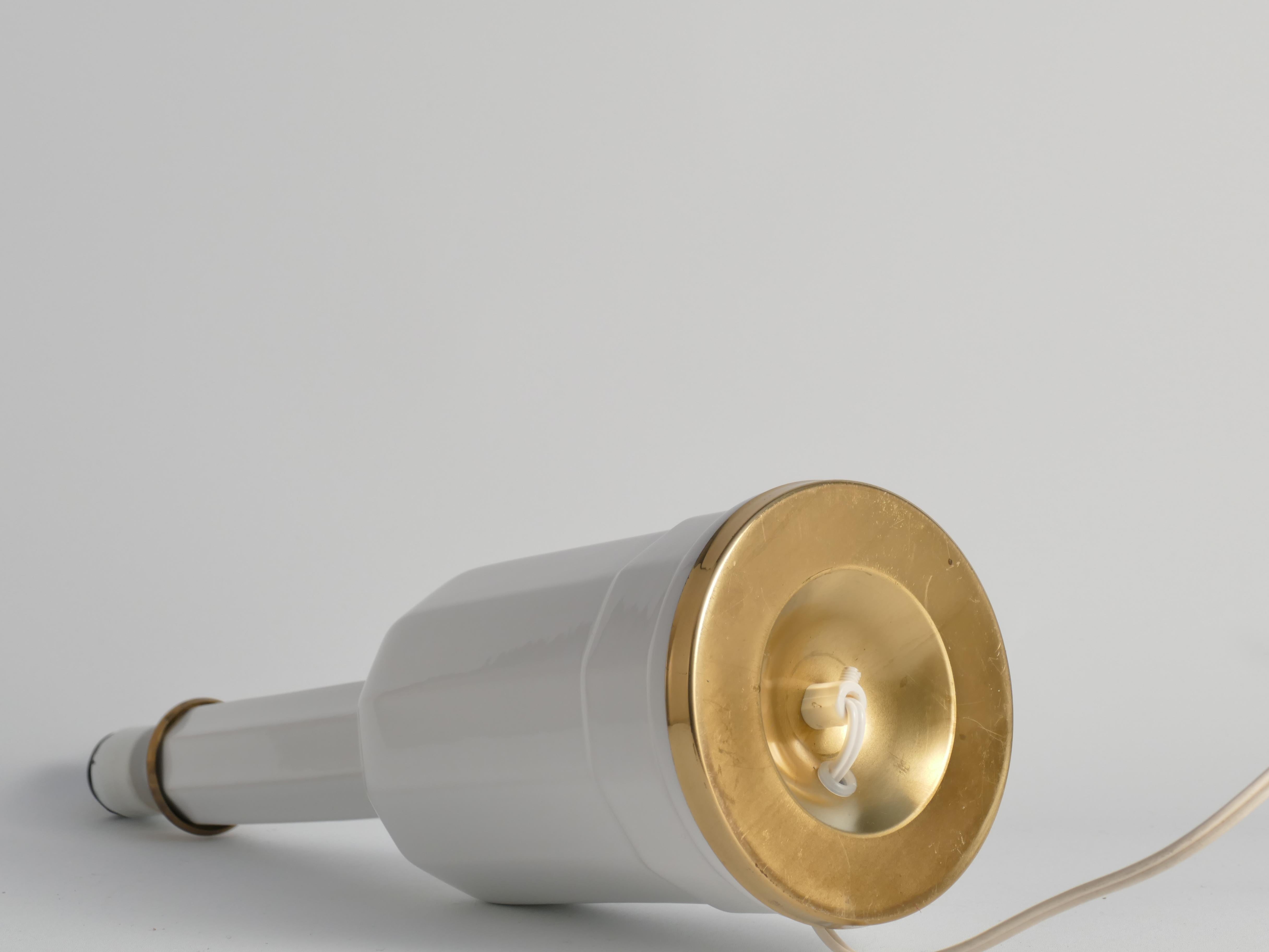 Lampe de table Heiberg en verre opalin blanc et laiton, Danemark, milieu du XIXe siècle en vente 5