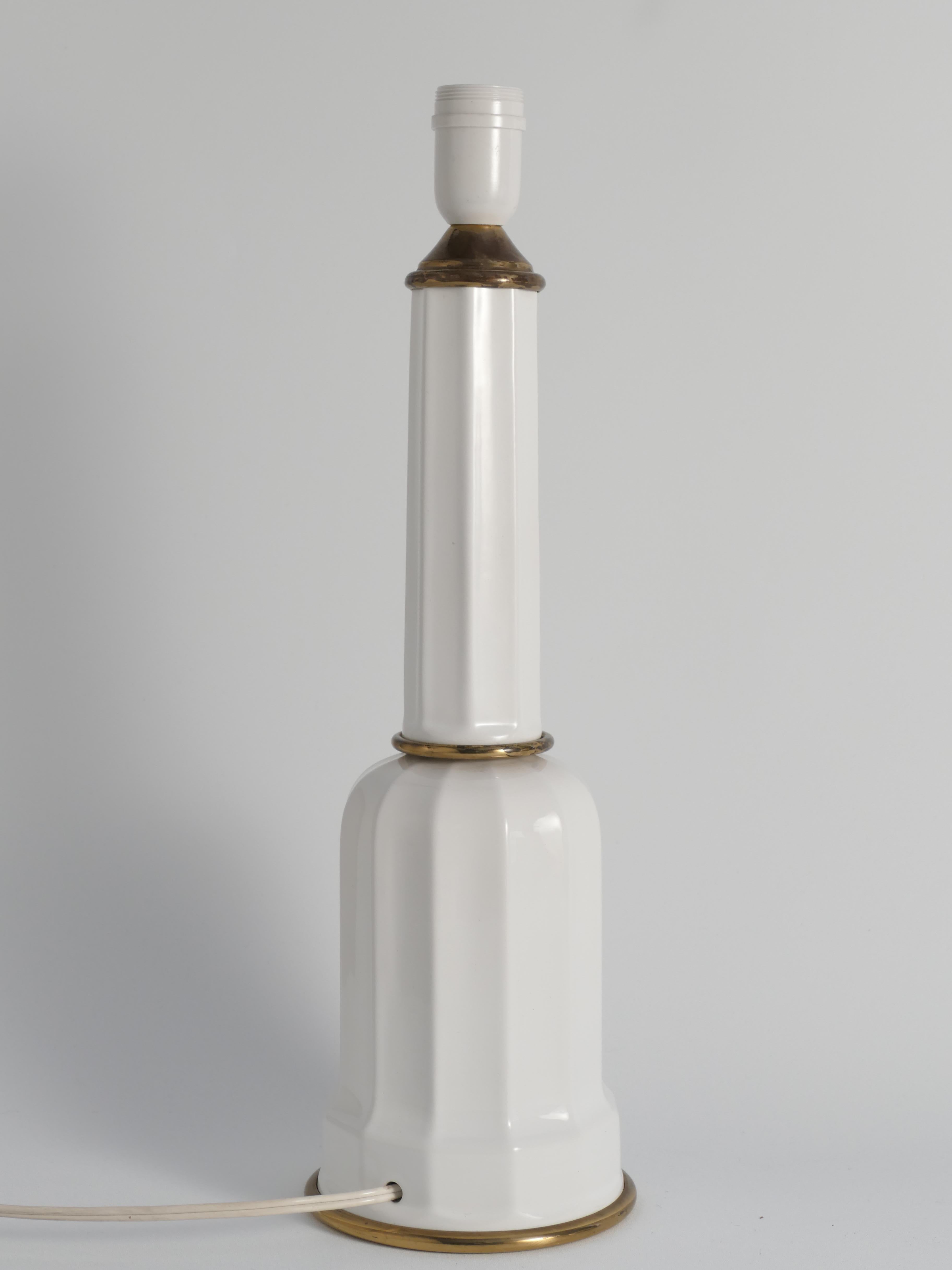 Lampe de table Heiberg en verre opalin blanc et laiton, Danemark, milieu du XIXe siècle en vente 1