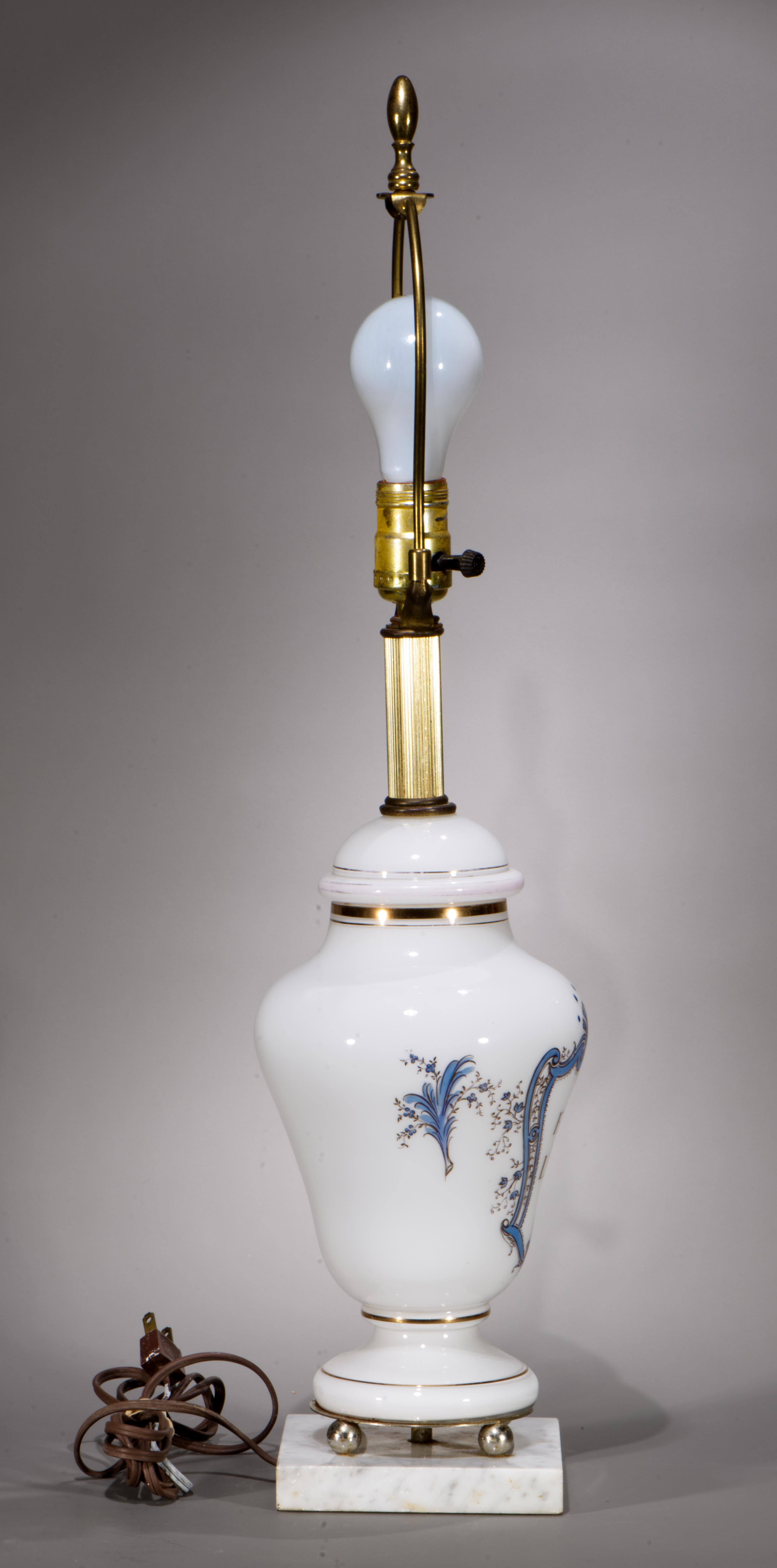 White Opaline Glass & Marble Apothecary Jar Table Lamp, 1940s-1950s In Good Condition For Sale In Clifton Springs, NY