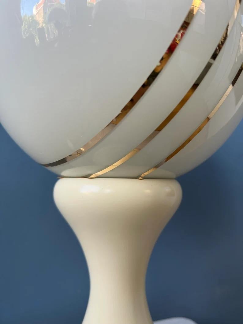 Space Age-Tischlampe aus weißem Opalglas, 1970er-Jahre im Angebot 5