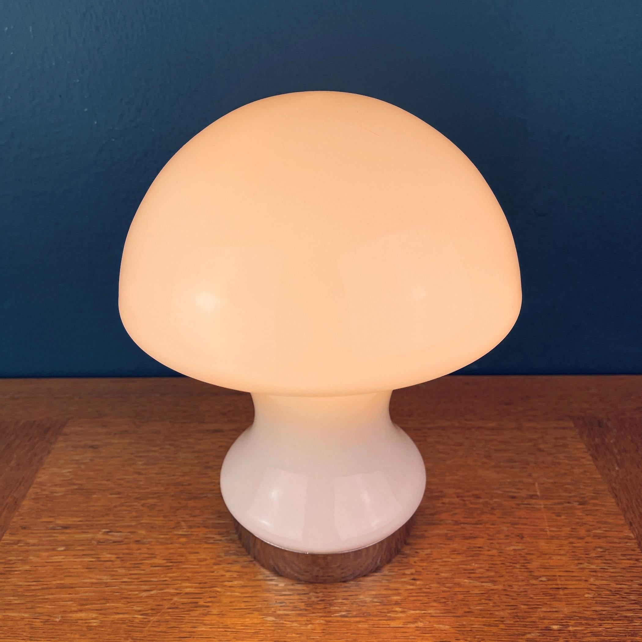 White opaline glass table lamp Mushroom Italy 1980s For Sale 5