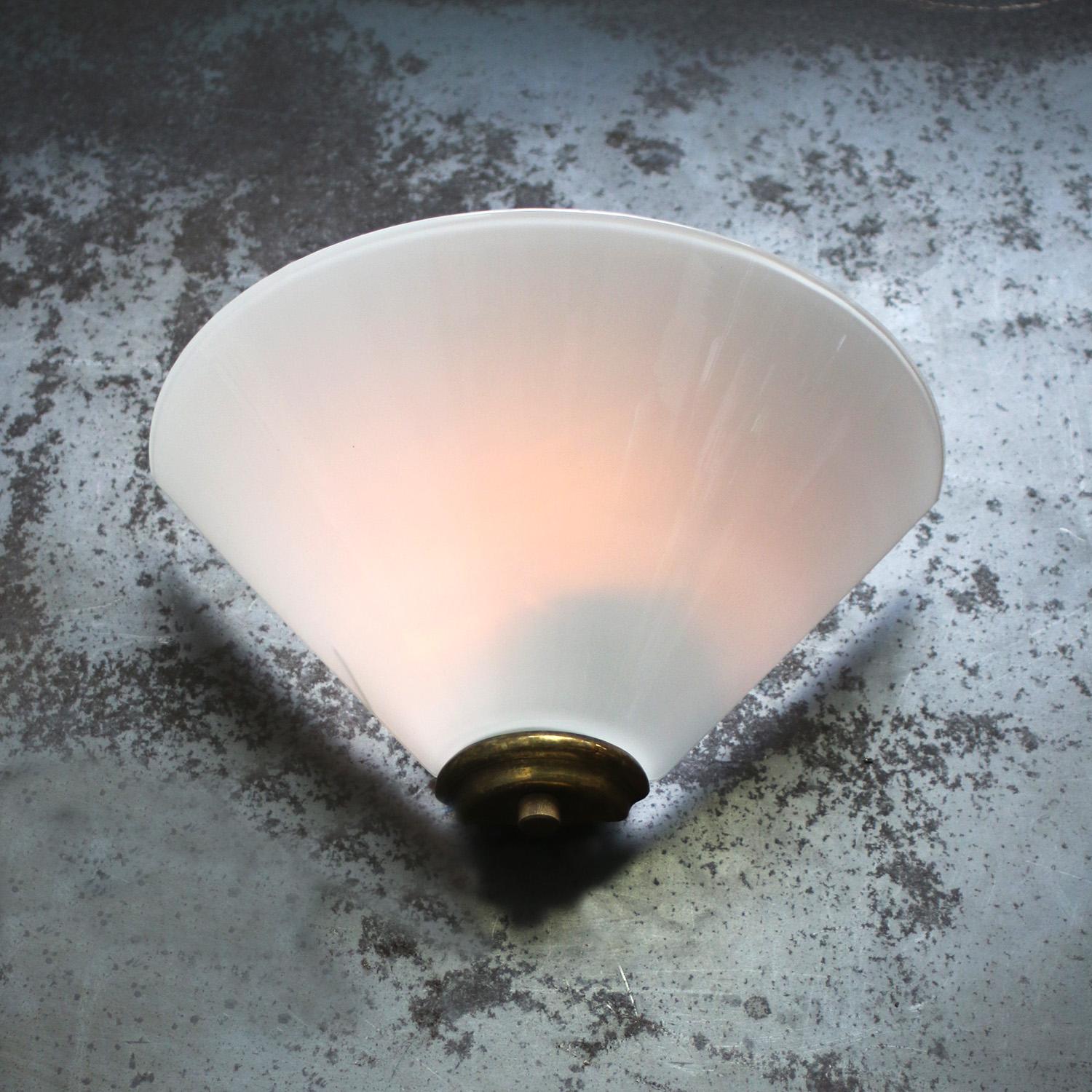 White Opaline Glass Vintage Brass Sconces Wall Lamps In Good Condition For Sale In Amsterdam, NL