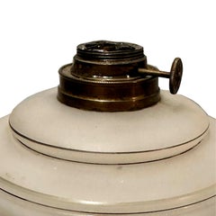 Weiße Opallampe aus der königlichen Fabrik von La Granja. Segovia, Spanien, 17.