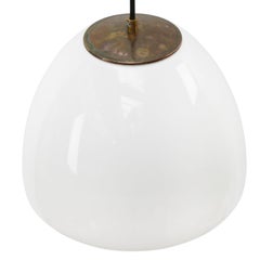 Vintage-Pendelleuchte aus weißem Opalglas und Milchglas mit Messingplatte