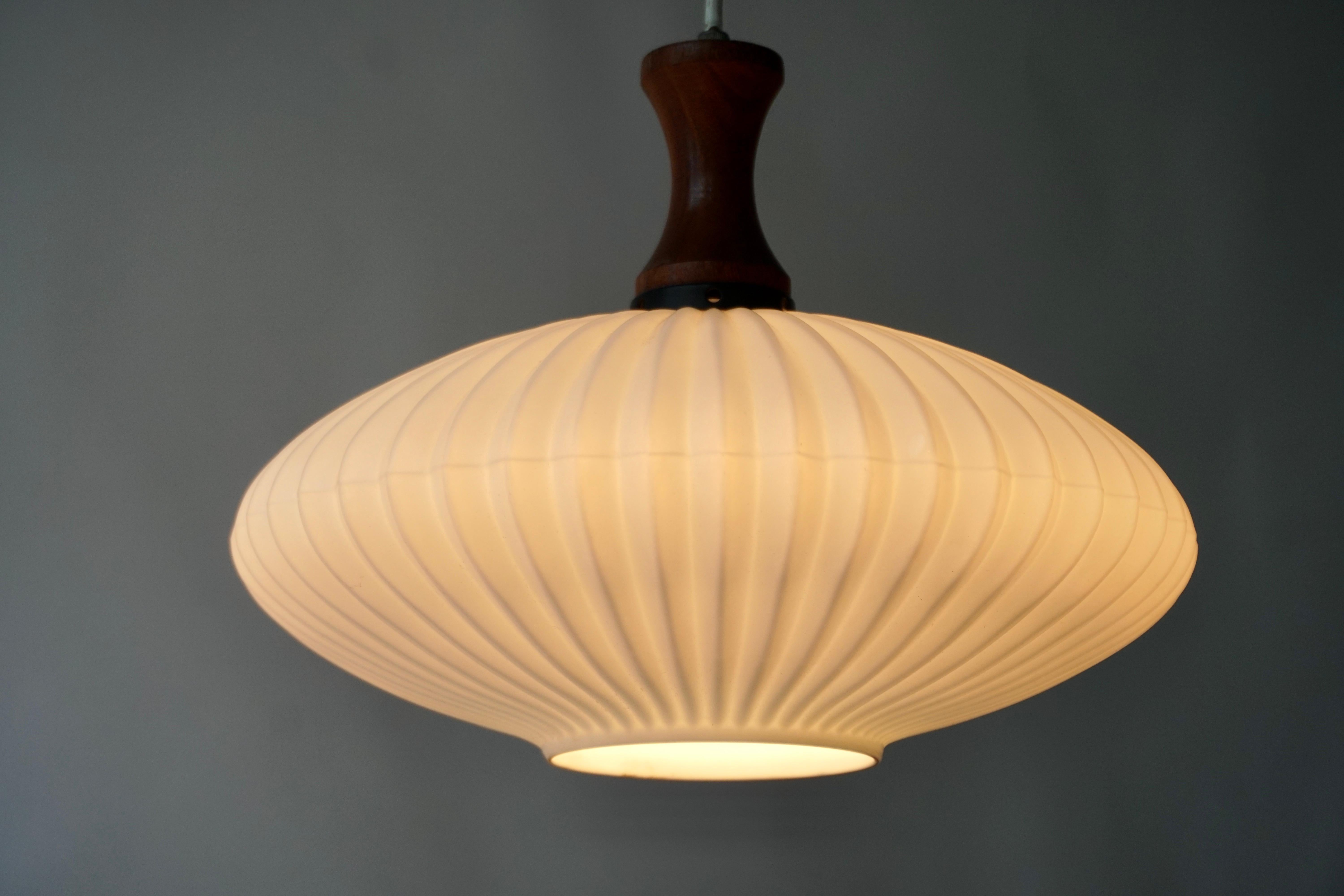 White Opaline  Ufo Pendant Light With Teak Wood In Good Condition For Sale In Antwerp, BE