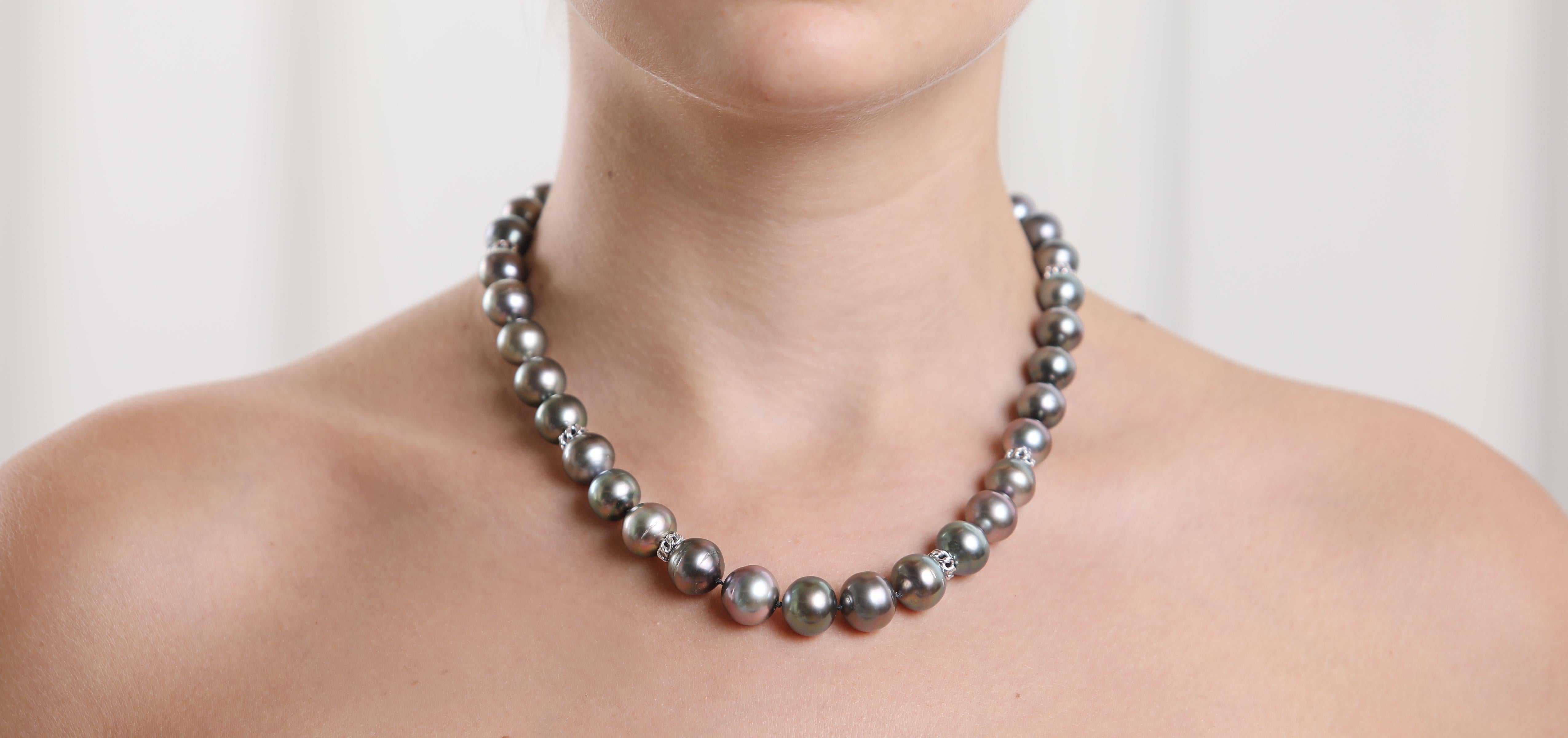 Contemporary White Orchid Studio Refined Power Black South Sea Pearls Gold Necklace