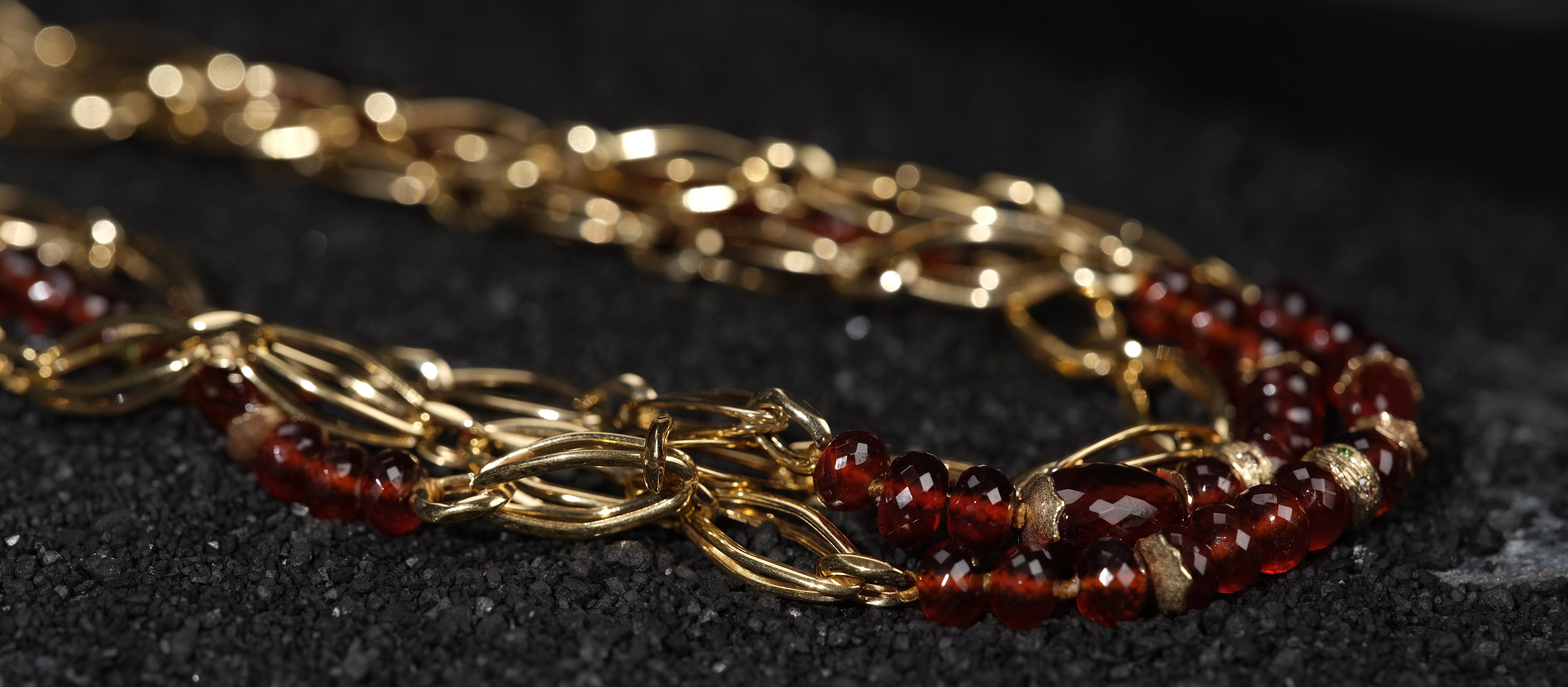 Contemporary Spessartite and Tsavorite Garnet, Diamonds, and Gold Necklace For Sale