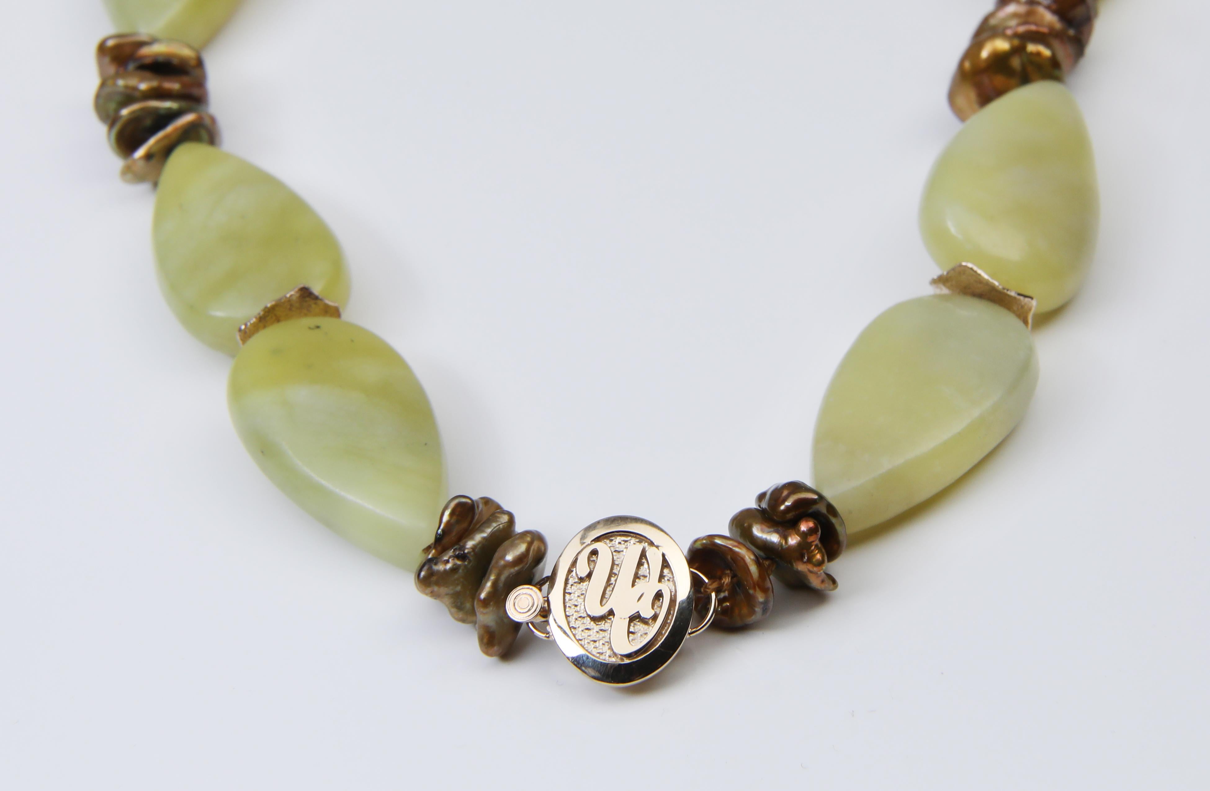 Jade, Pearl, and Gold Necklace In New Condition For Sale In Athens, GA