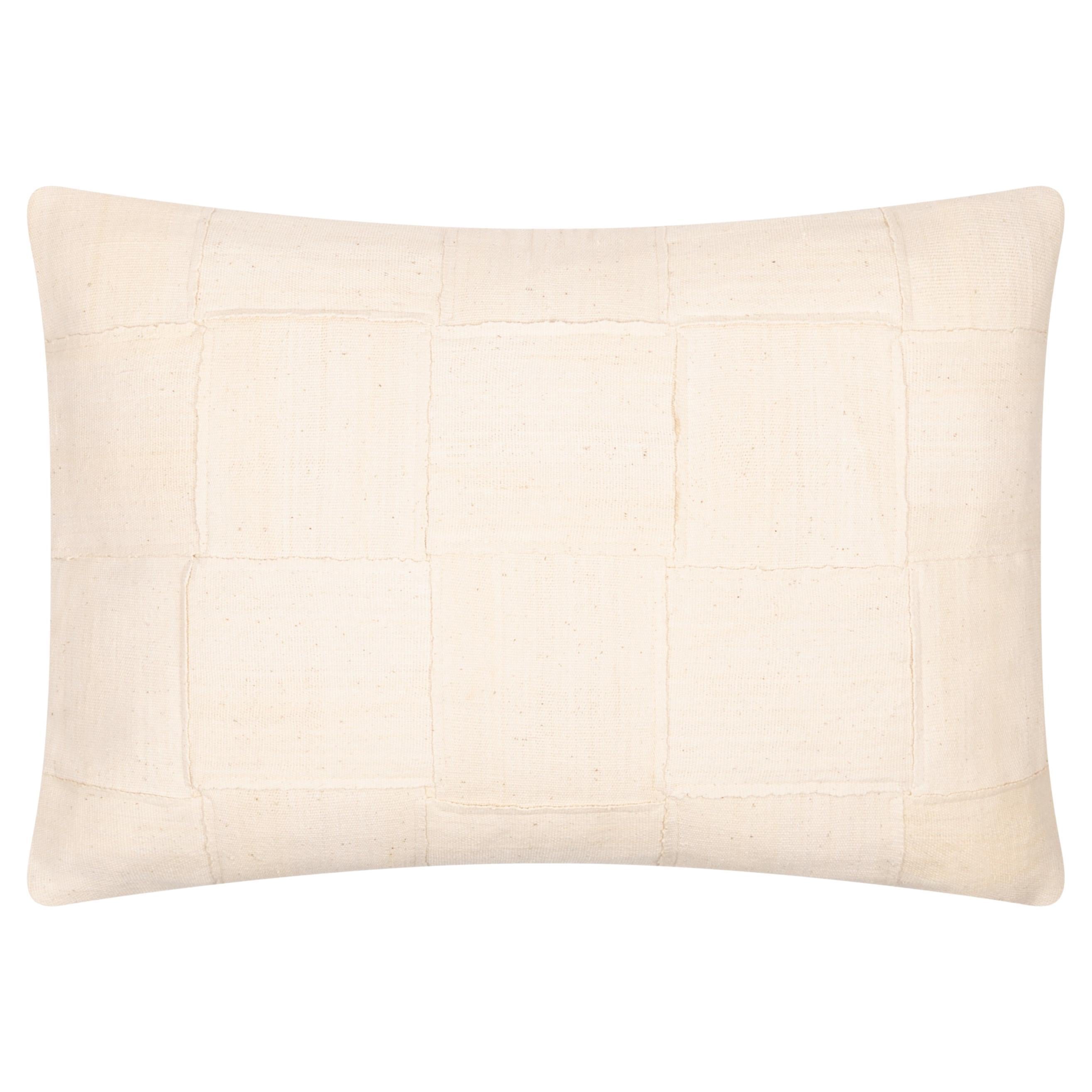 Organic Modern White Organic Cushion Cover Handwoven in Mali For Sale