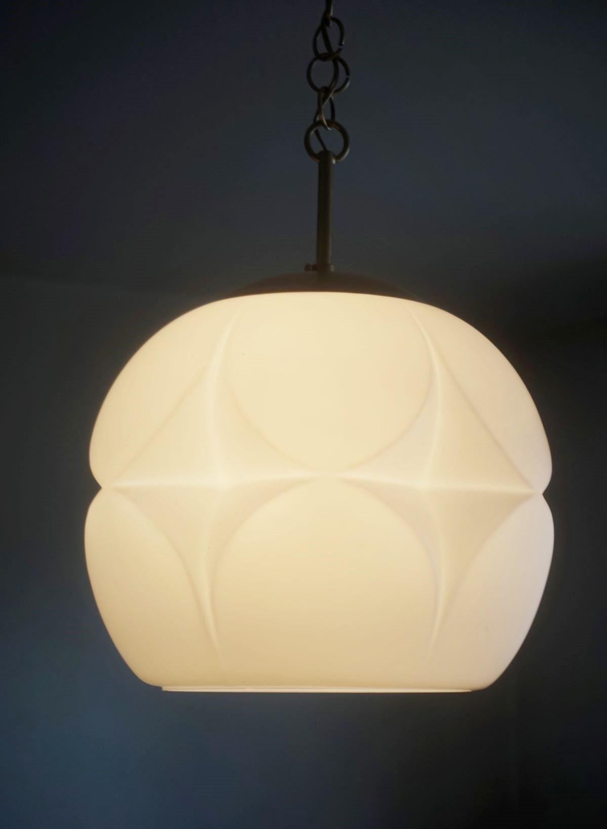 White Organic Shaped Opal Glass Brass Mounted Pendant by Peill & Putzler, 1970s For Sale 8
