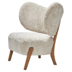 White Ottoman in Oak and Moonlight Sheepskin Upholstery by Mazo Design